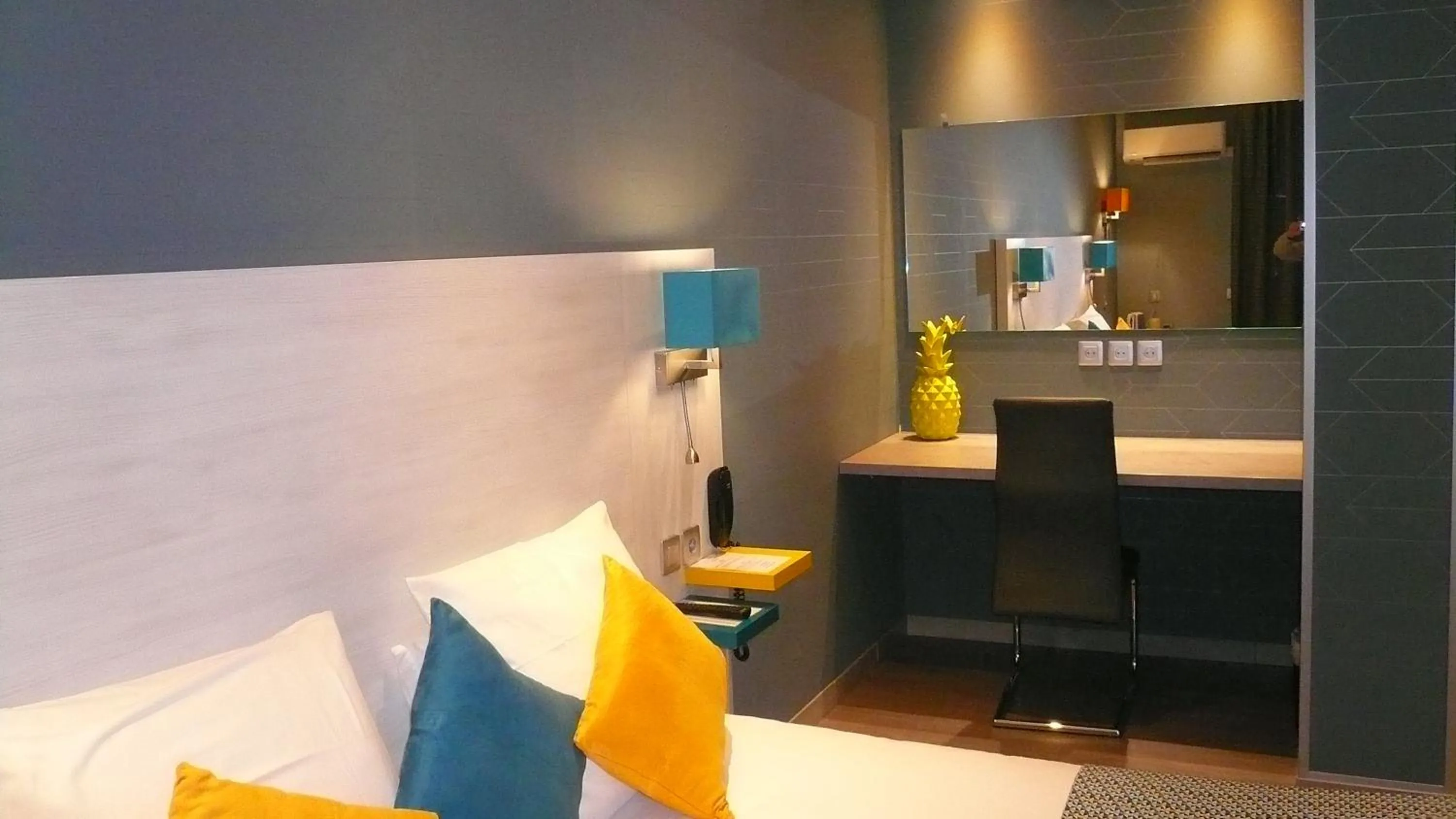 Bedroom in Hôtel L'Européen