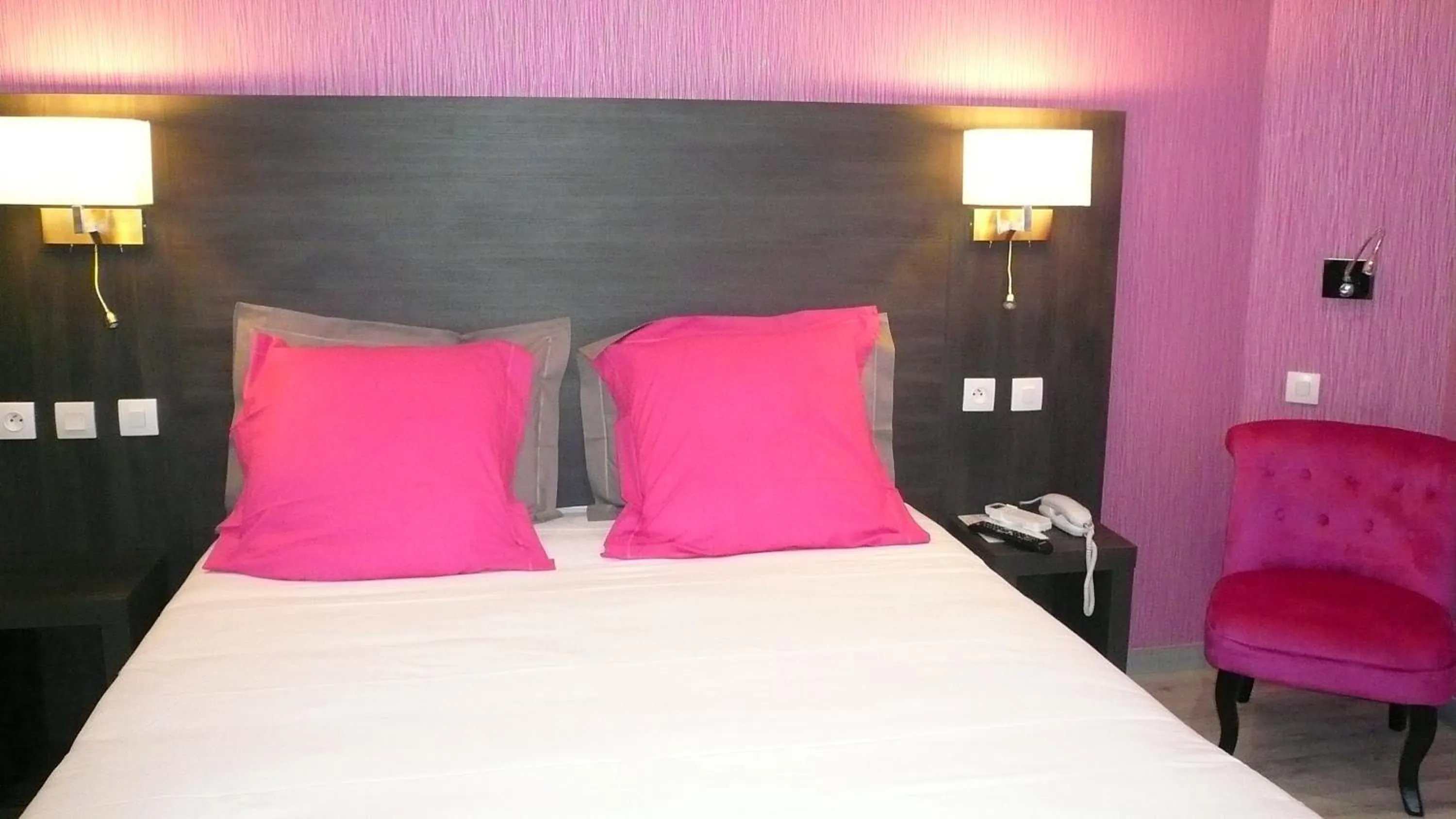 Bed in Hôtel L'Européen