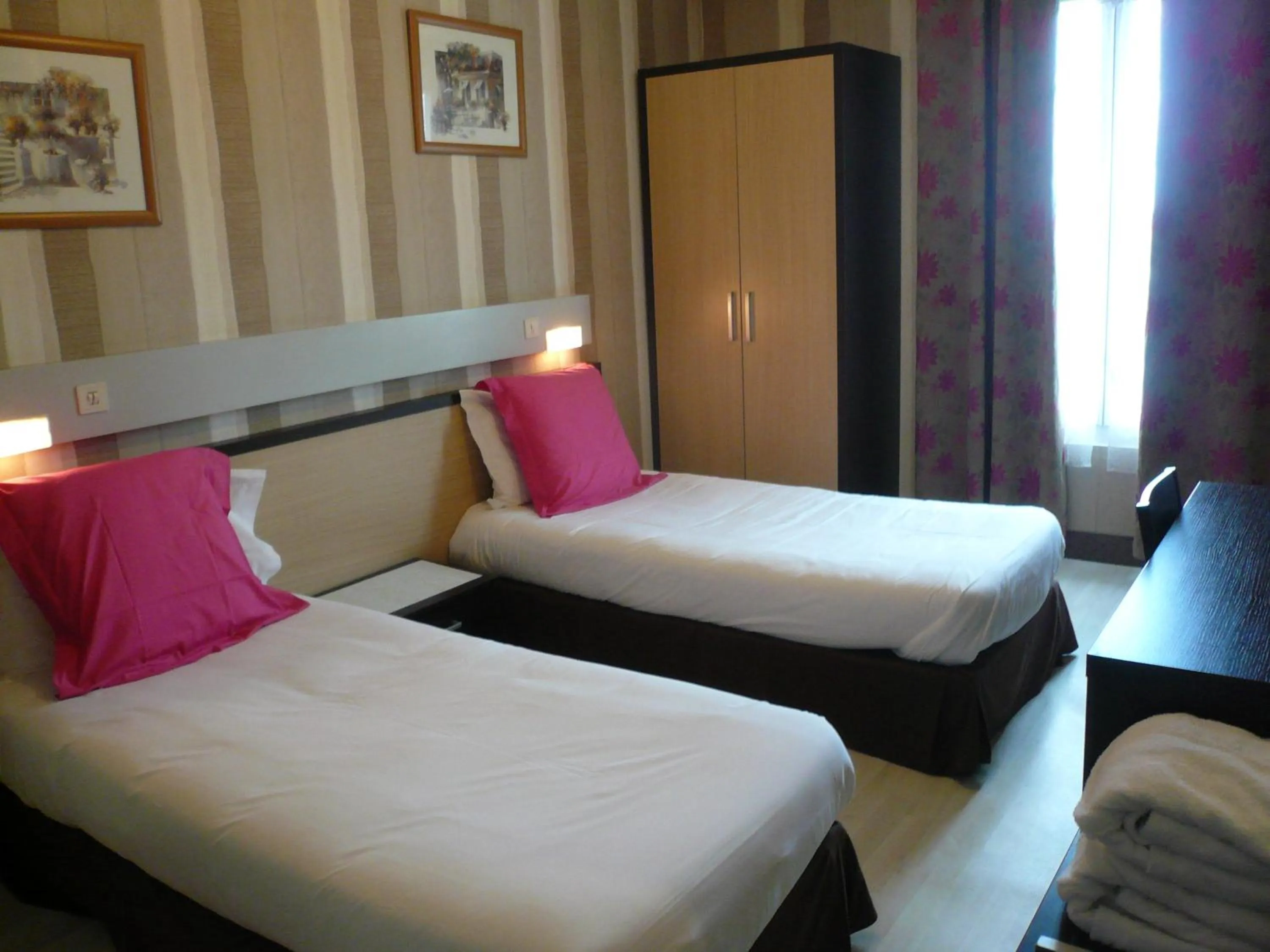 Bedroom, Bed in Hôtel L'Européen