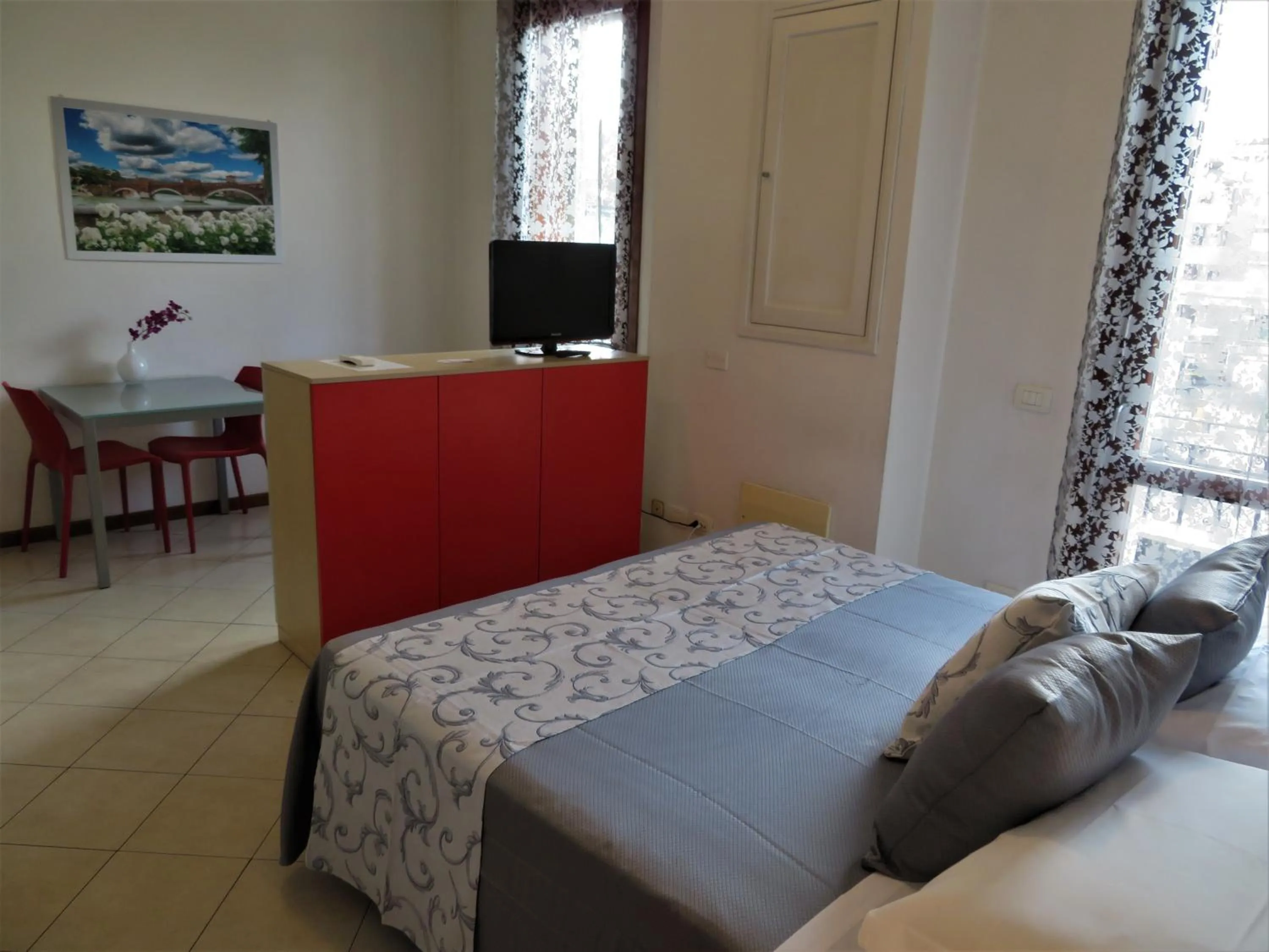 Bed in Verona Class ApartHotel "Residenze del Cuore"