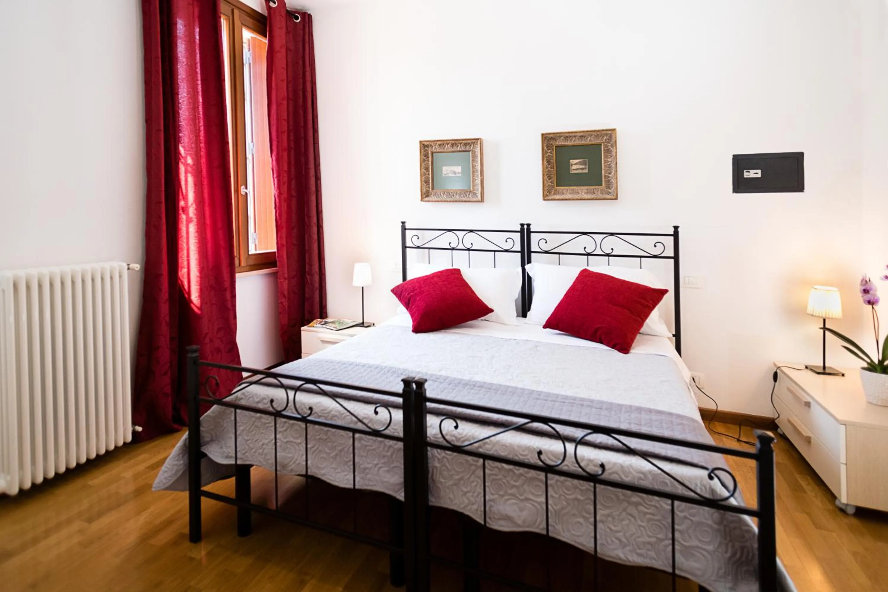 Bedroom, Bed in Verona Class ApartHotel "Residenze del Cuore"