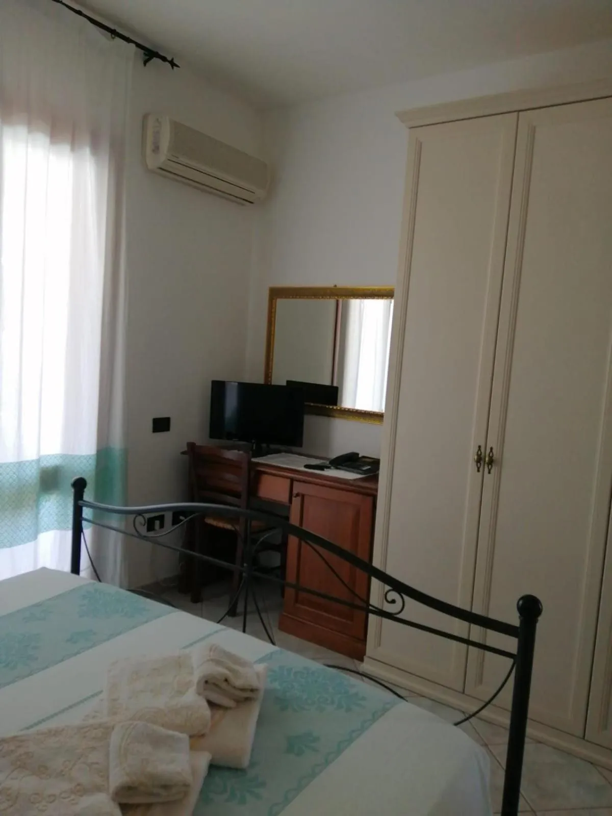 Bed in Hotel Il Platano