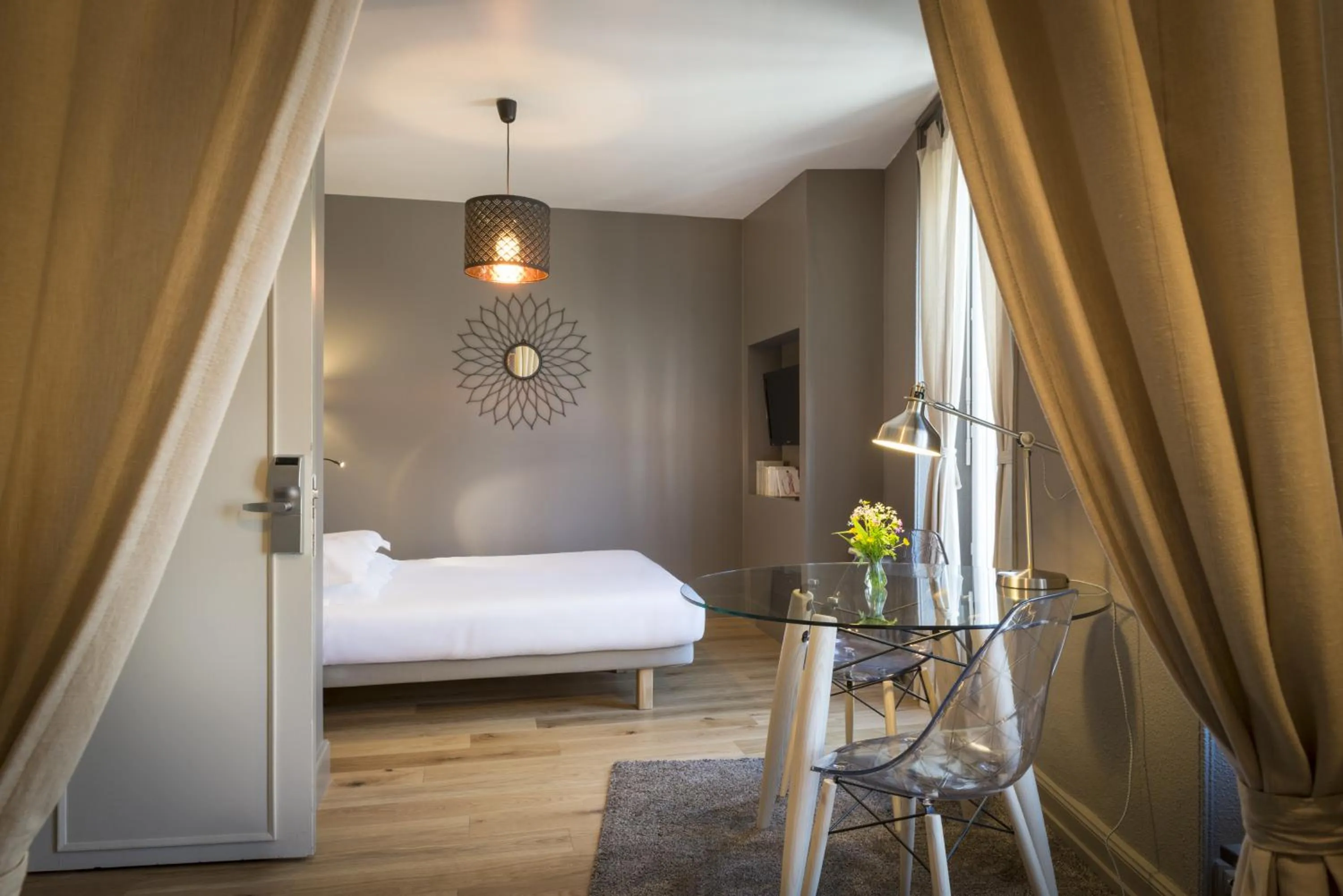 Bedroom, Bed in Hôtel de Russie