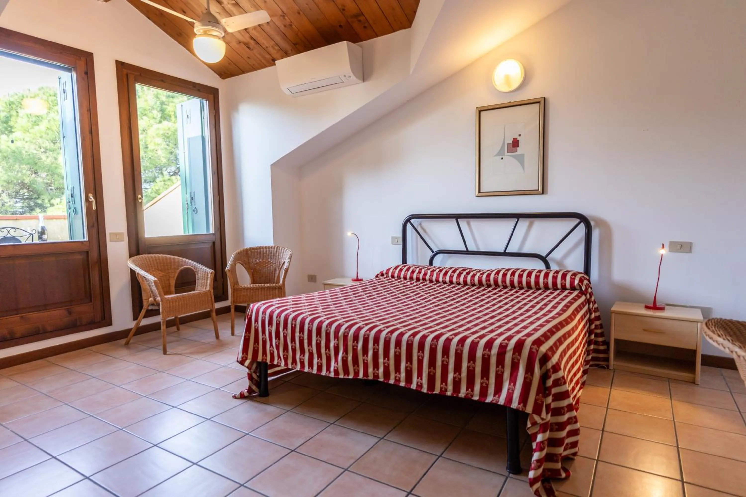 Bed in Hotel Il Lato Azzurro - Isola di Sant'Erasmo - NO VEHICLES ACCESS