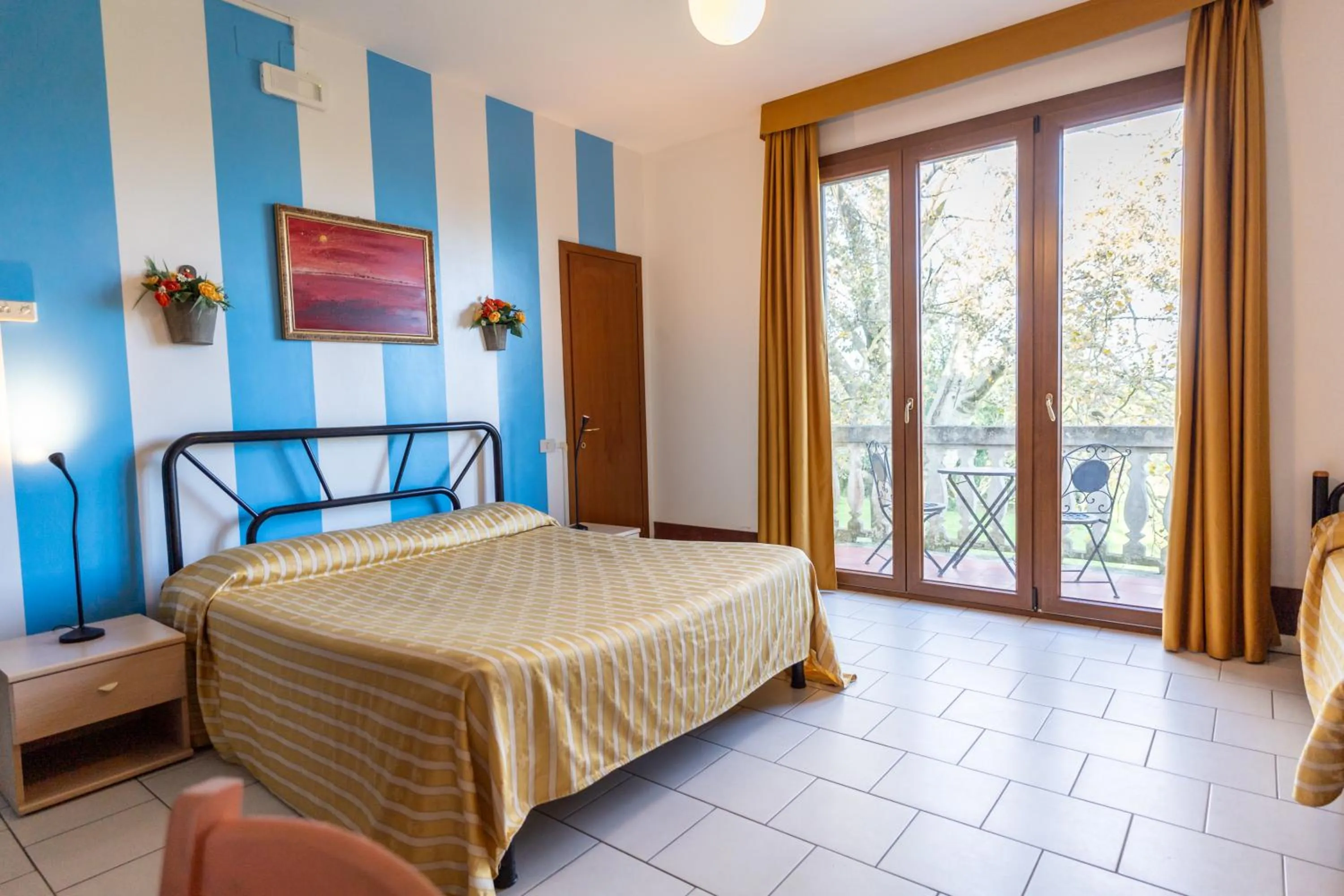 Photo of the whole room, Bed in Hotel Il Lato Azzurro - Isola di Sant'Erasmo - NO VEHICLES ACCESS