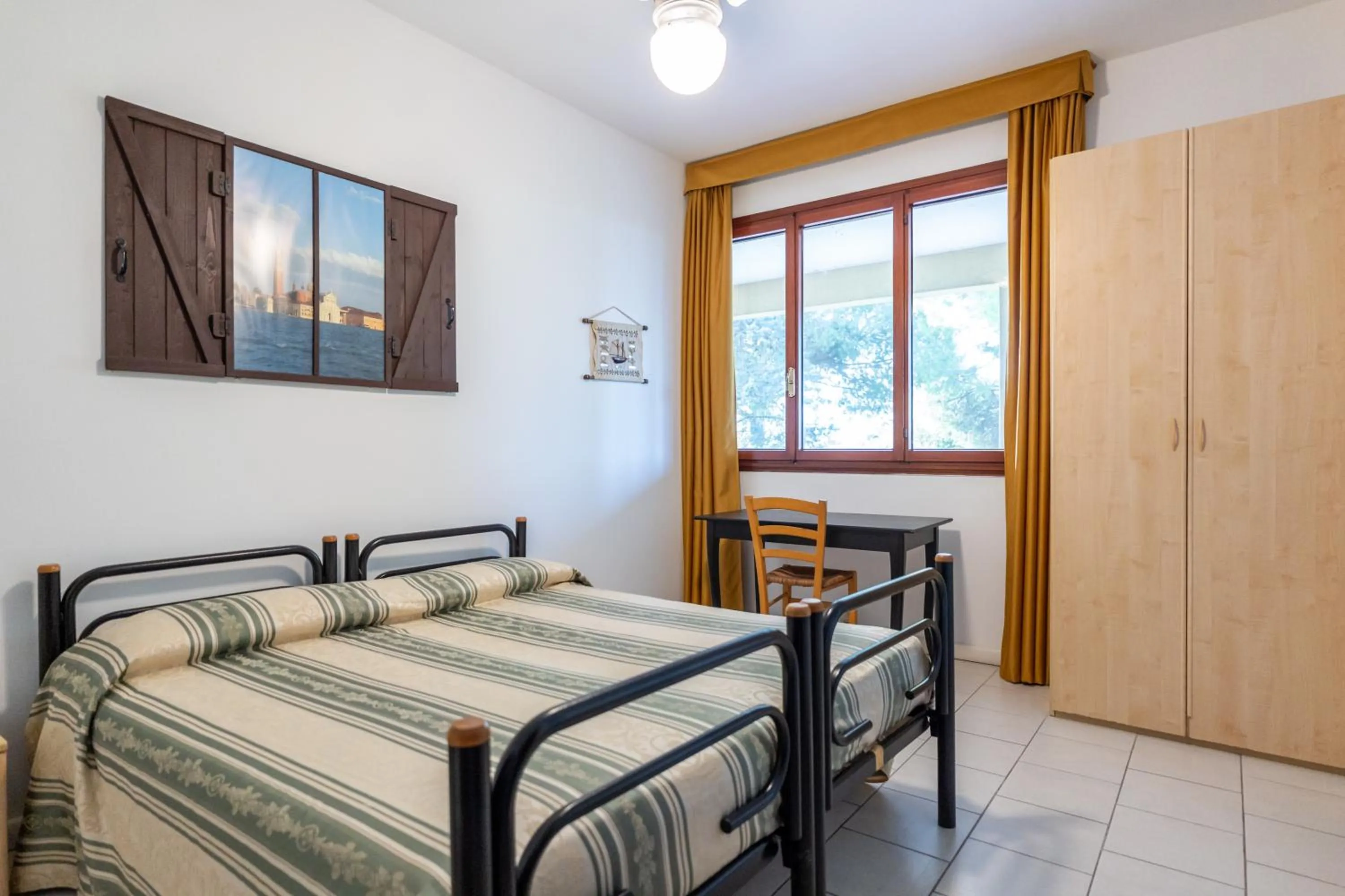 Photo of the whole room, Bed in Hotel Il Lato Azzurro - Isola di Sant'Erasmo - NO VEHICLES ACCESS