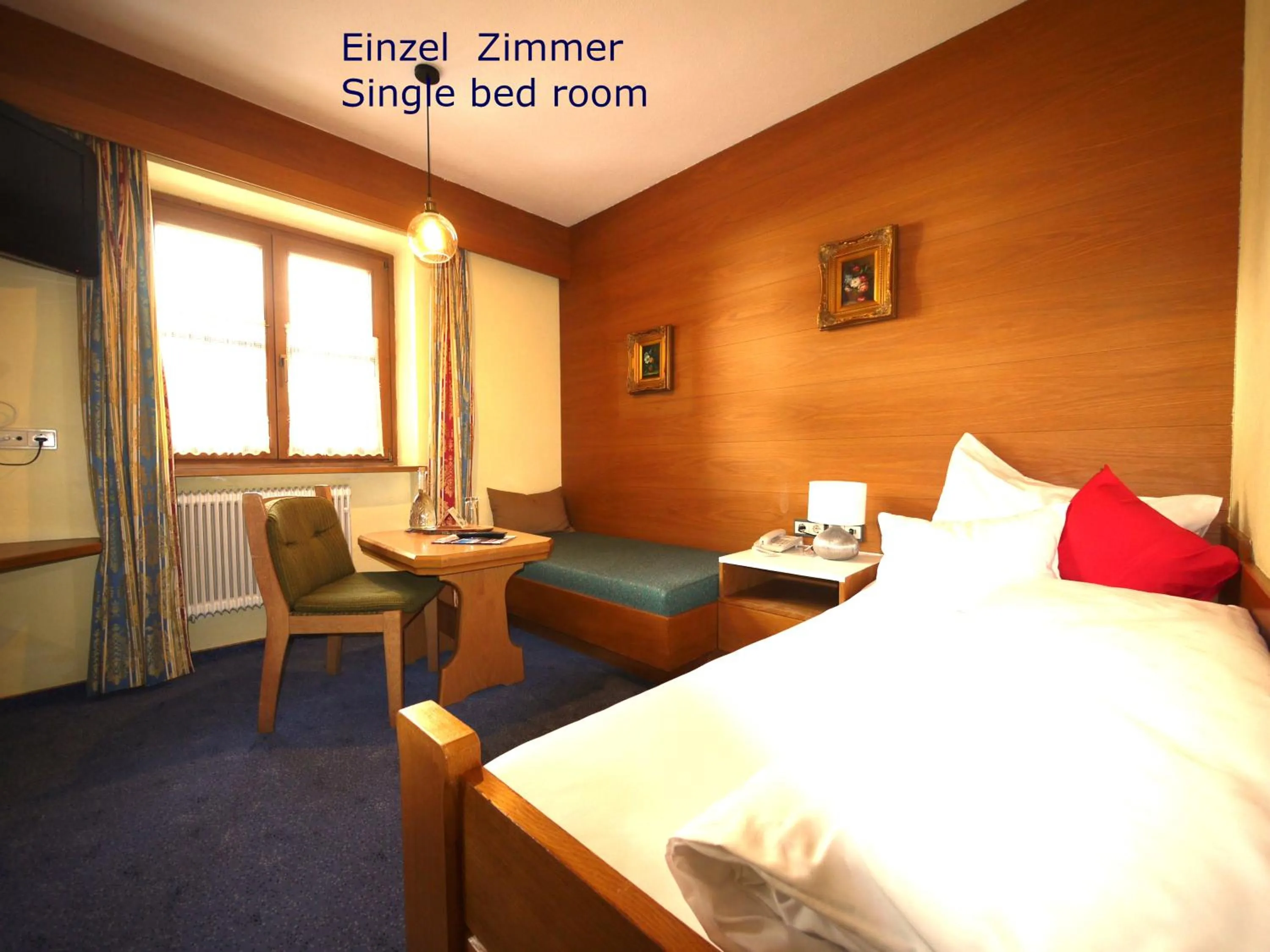 Photo of the whole room, Bed in Parkhotel Sölden
