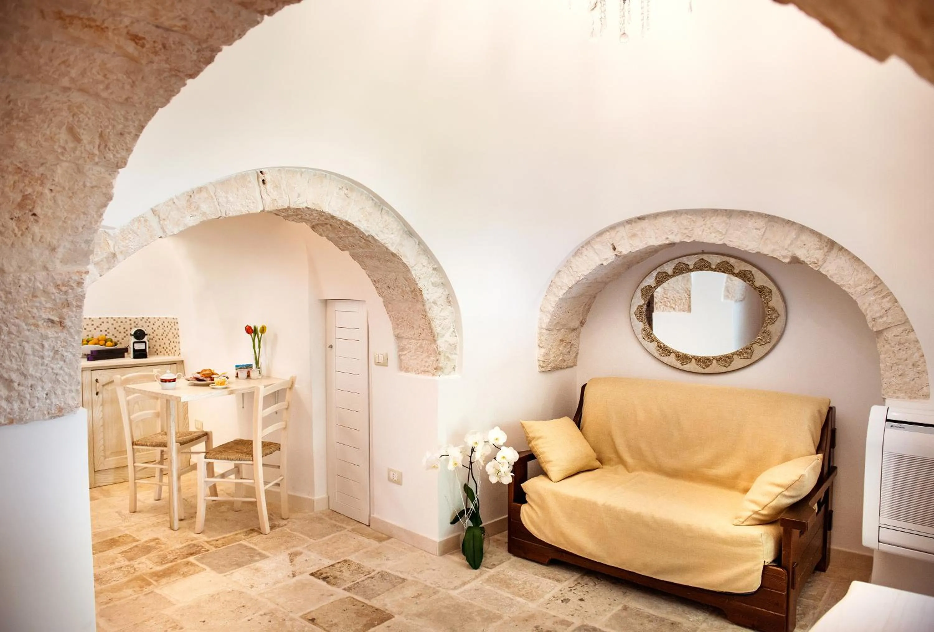Living room in Trullo Giardino Fiorito