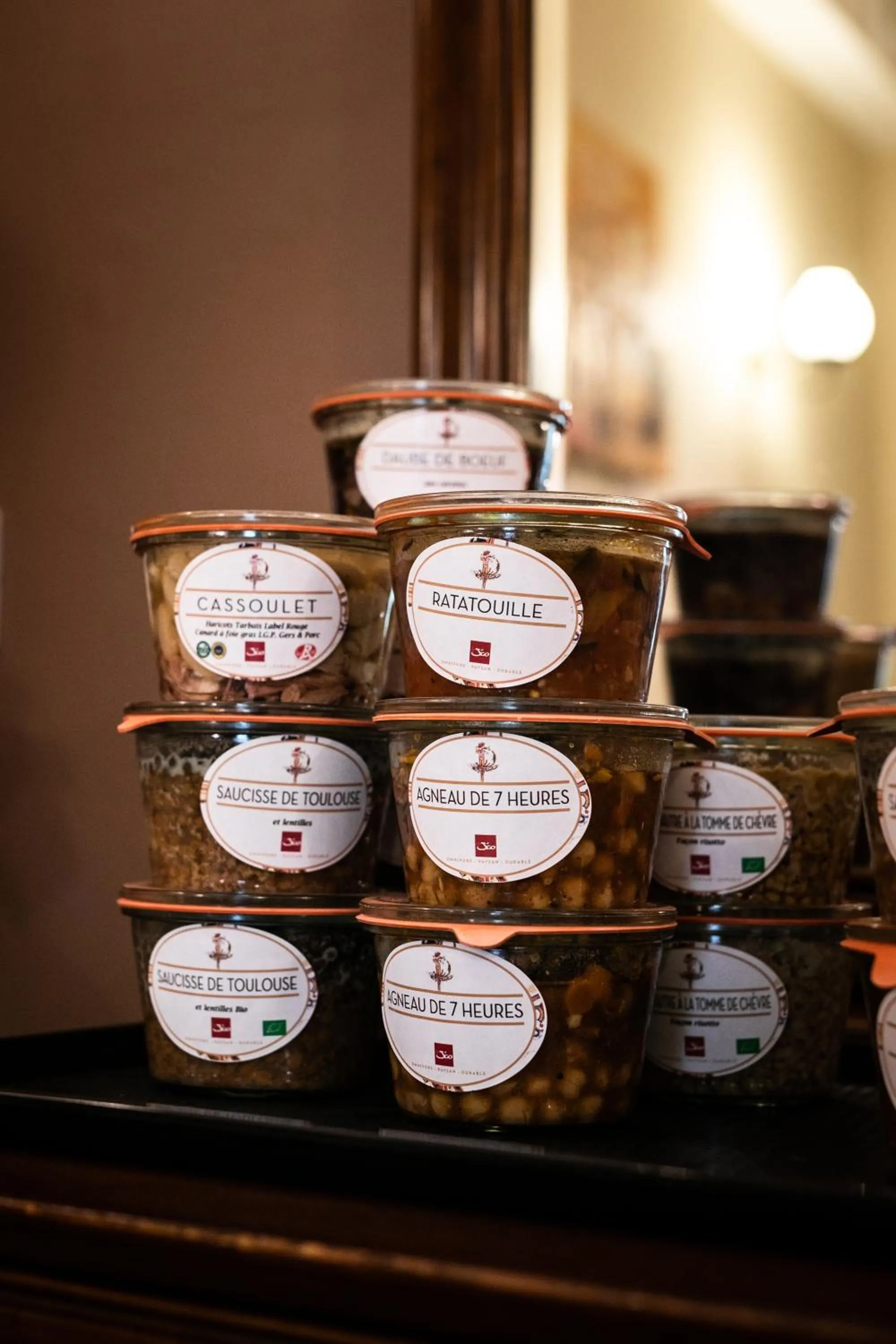 Restaurant/places to eat in Hôtel Héliot, Cosy Places by Charme & Caractère