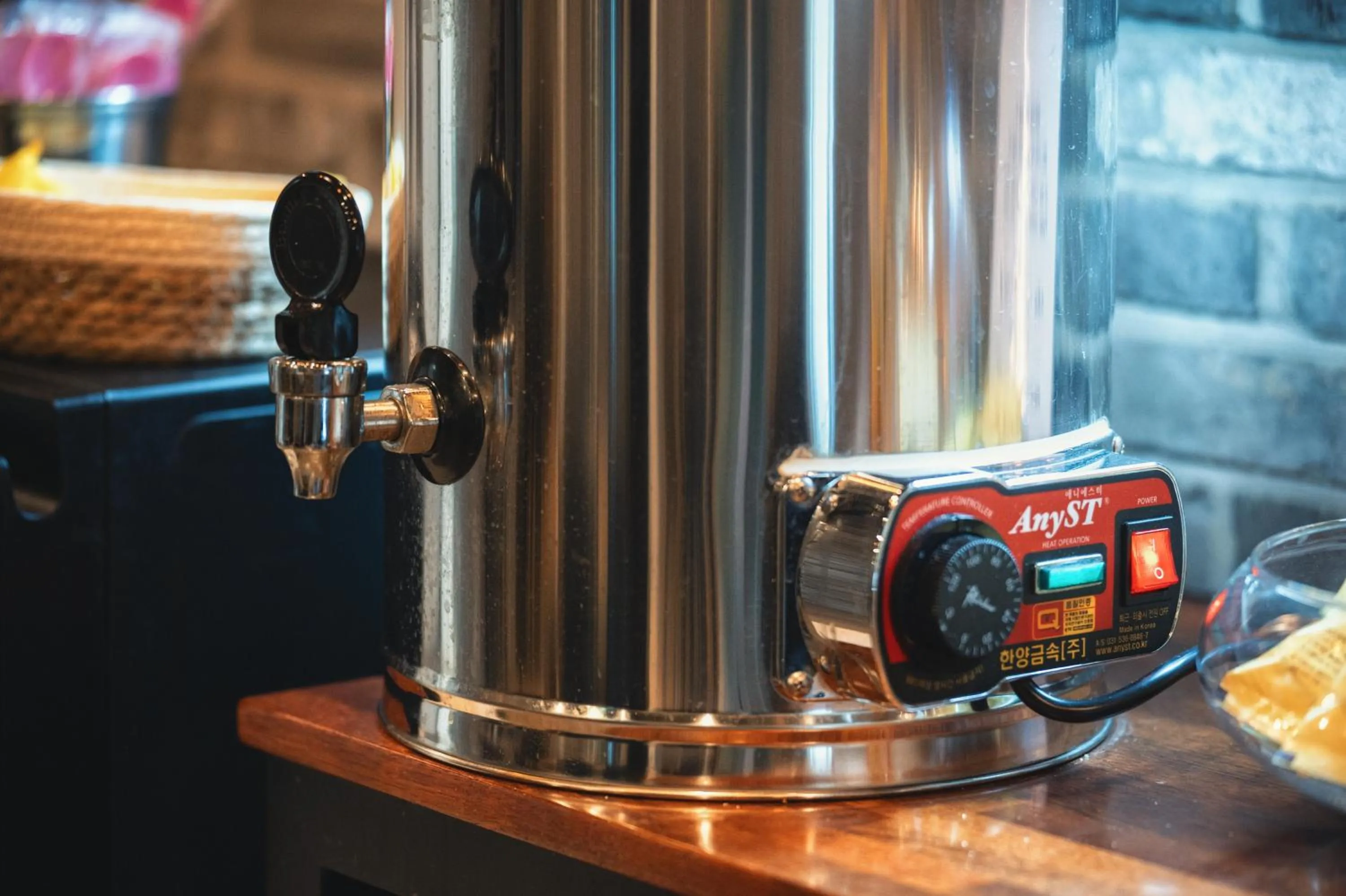 Restaurant/places to eat in Hotel Iam