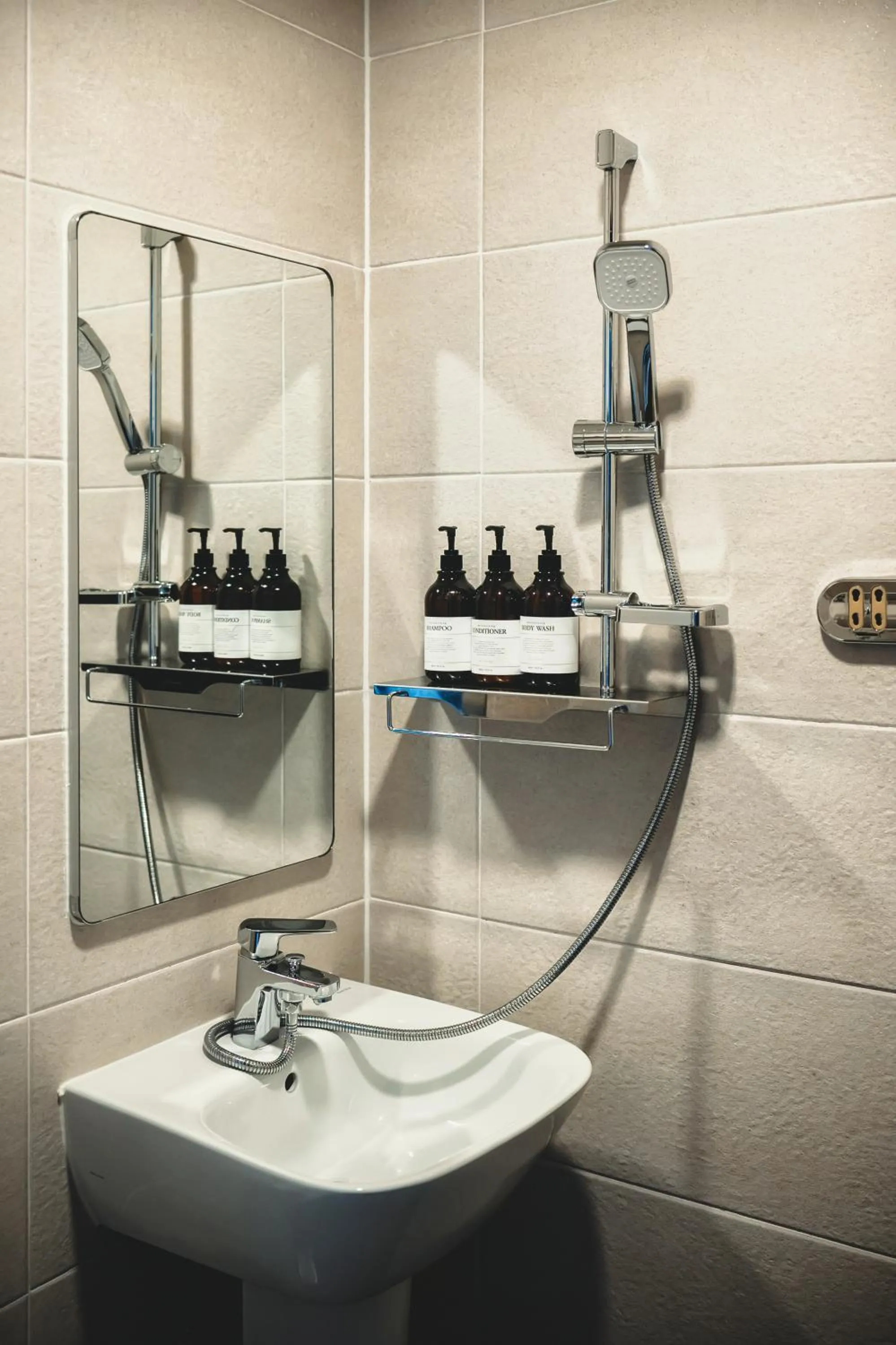 Bathroom in Hotel Iam