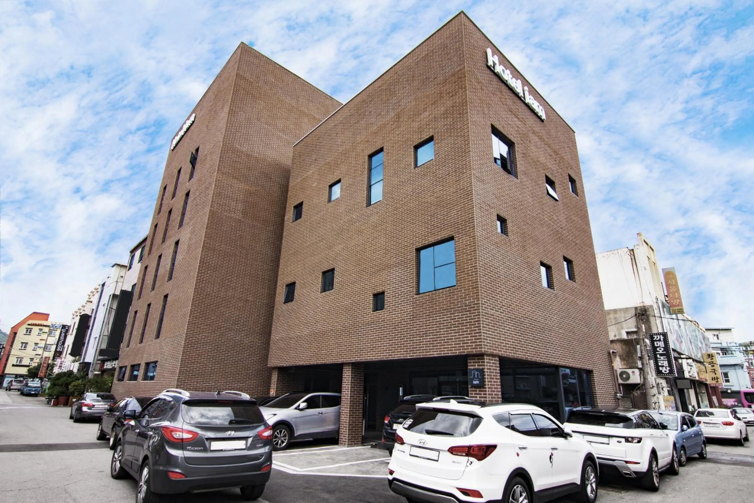 Property building in Hotel Iam