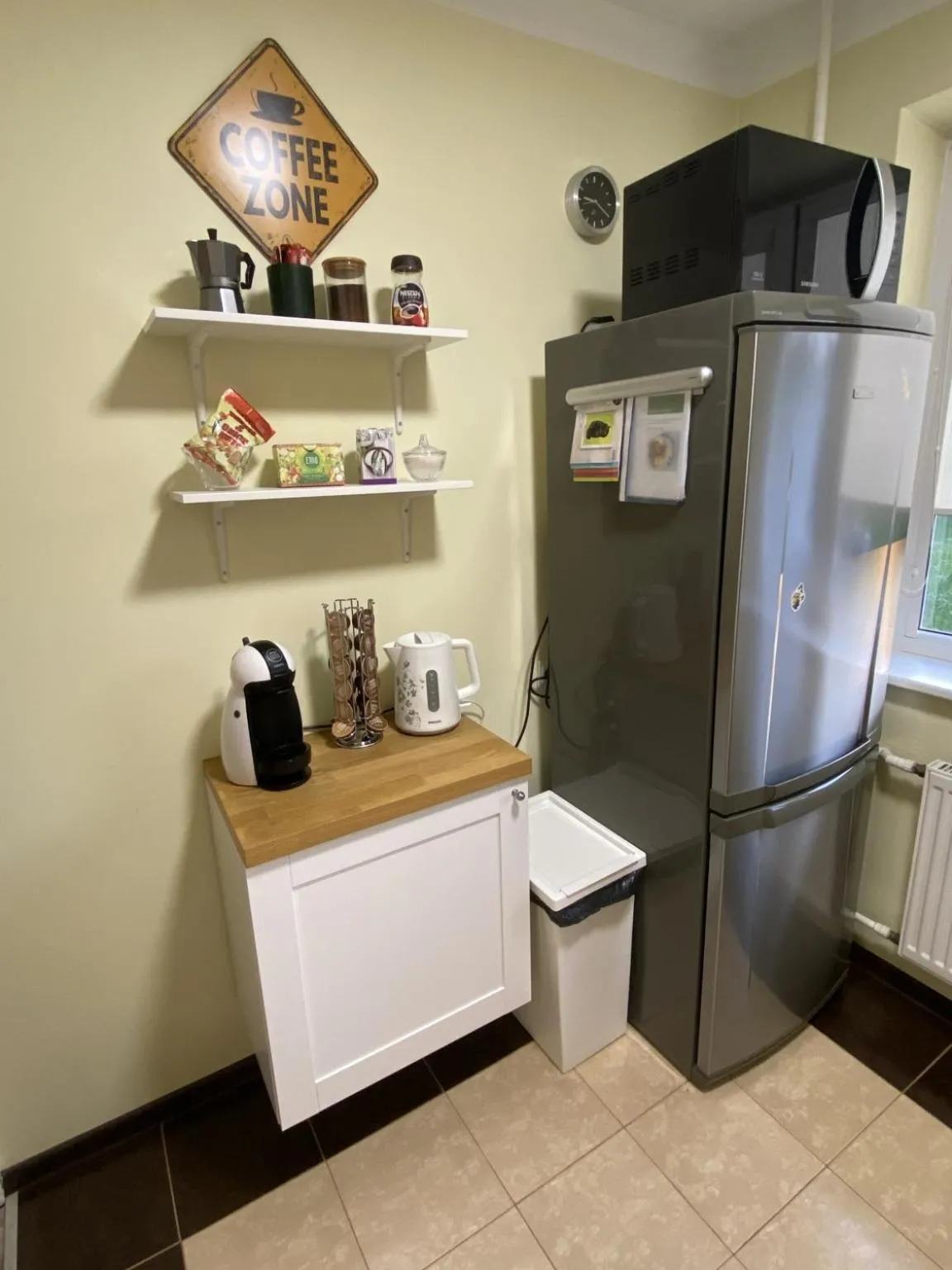 Coffee/tea facilities in Modern 2 Rooms Apartment