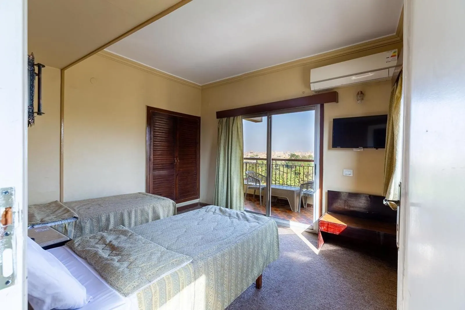 Bed in St George Hotel Cairo