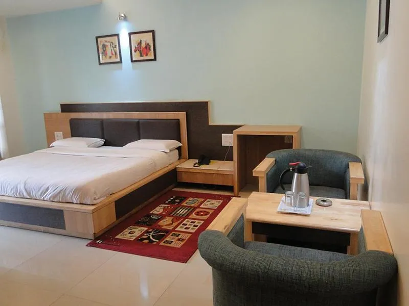 Photo of the whole room in Hotel Silver Oak