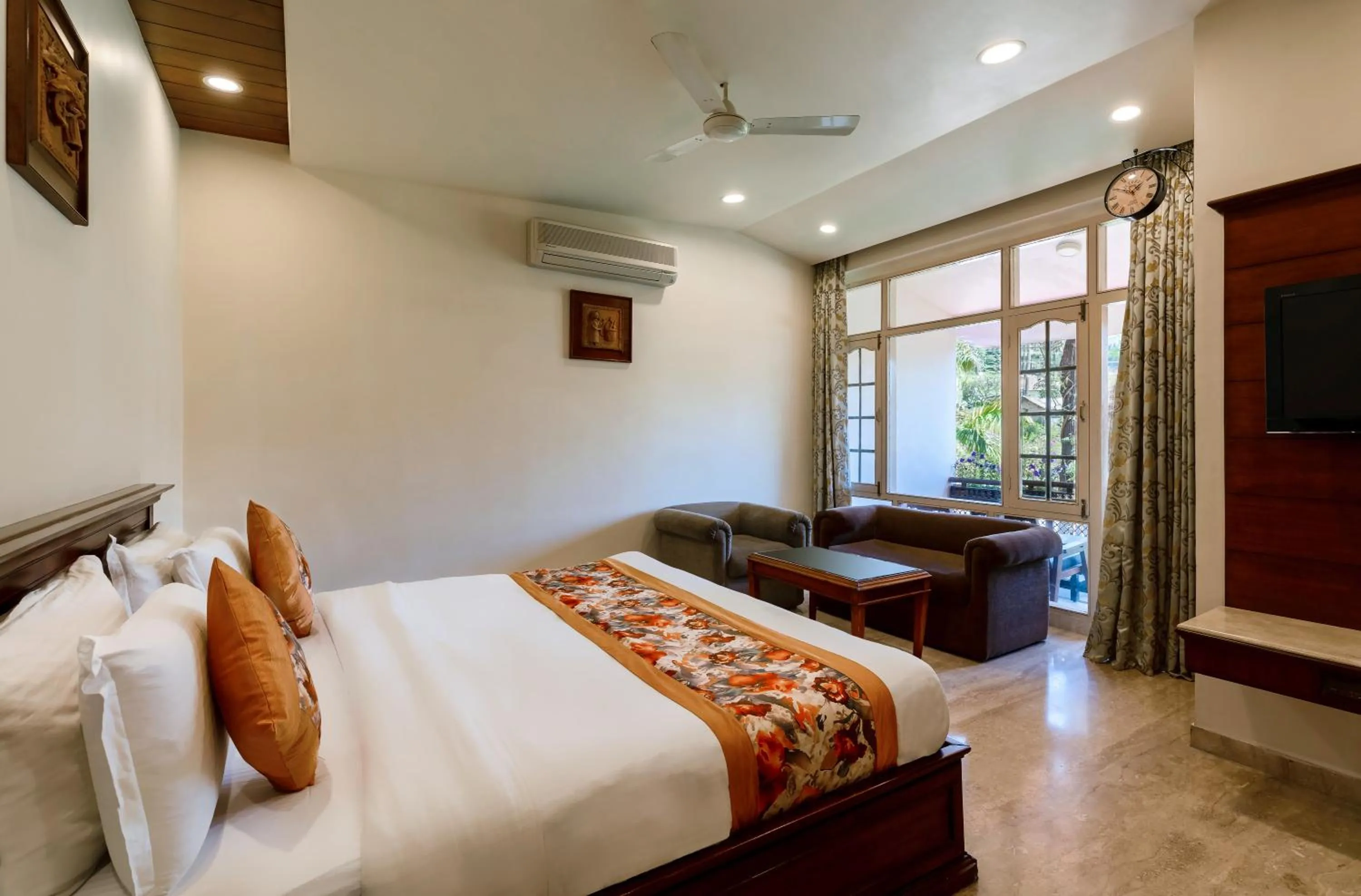 Bedroom in Hotel Silver Oak