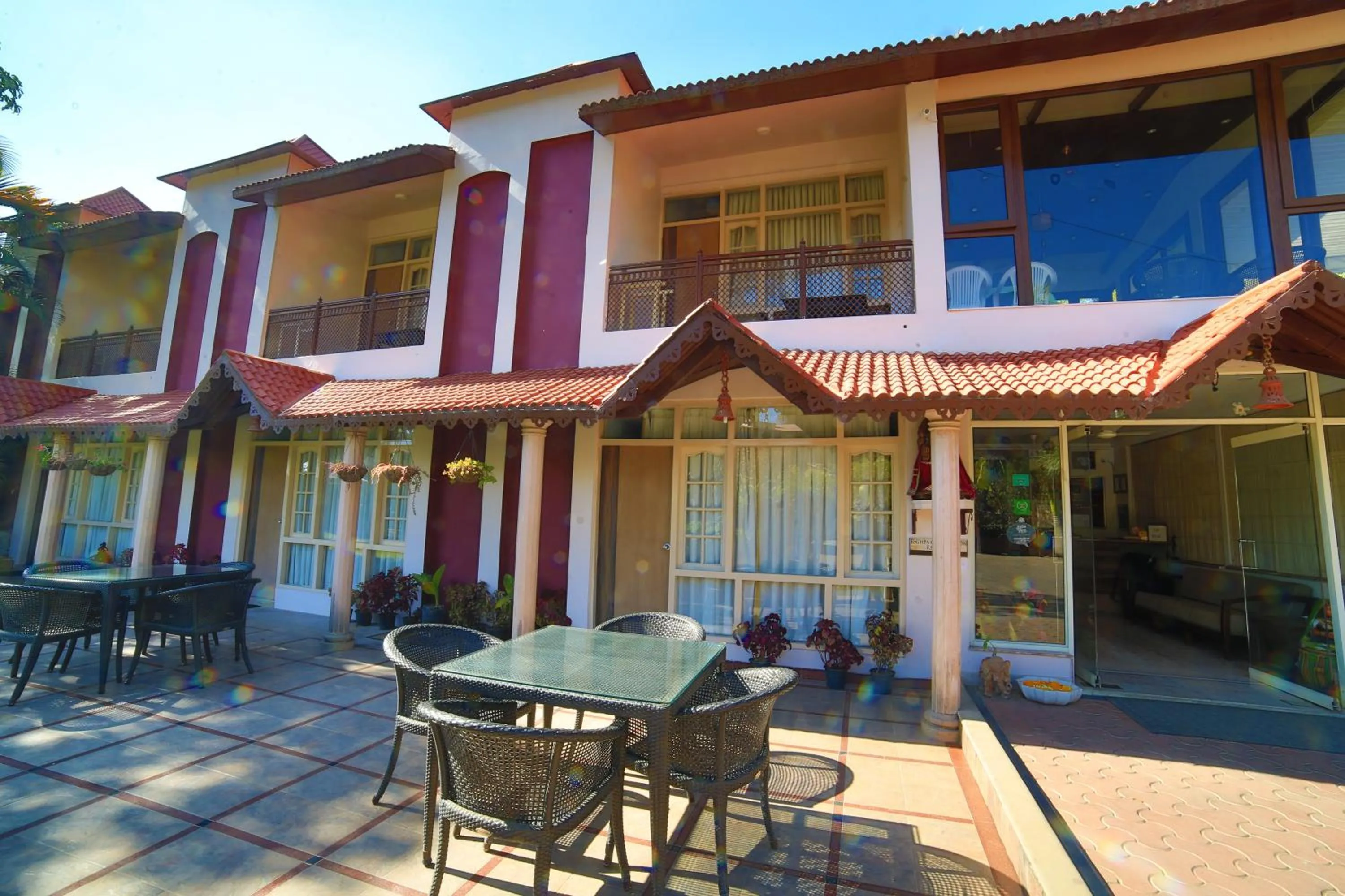 Property Building in Hotel Silver Oak