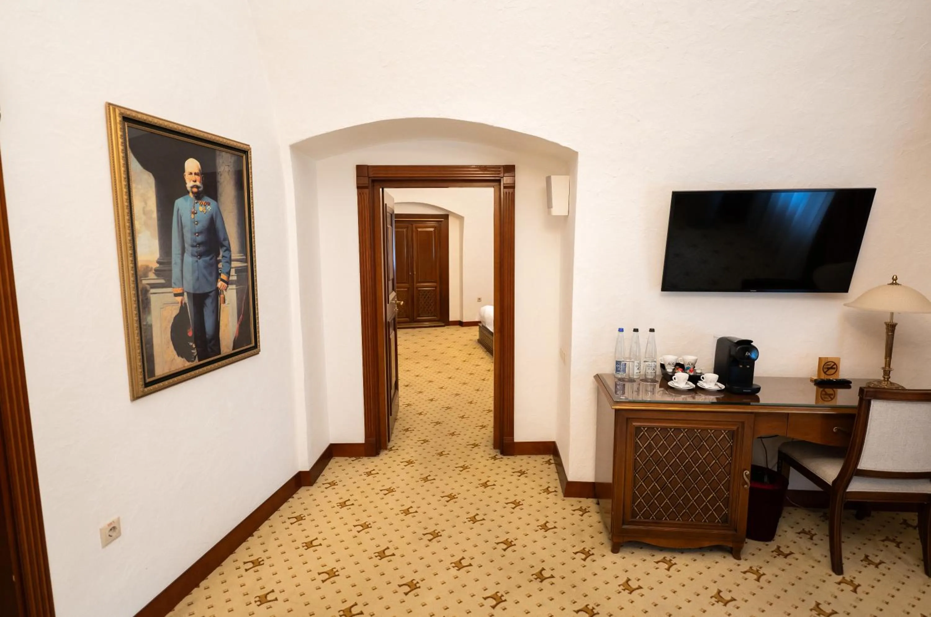 TV and multimedia in Citadel Inn Gastro Boutique Hotel - Готель Цитадель Львів