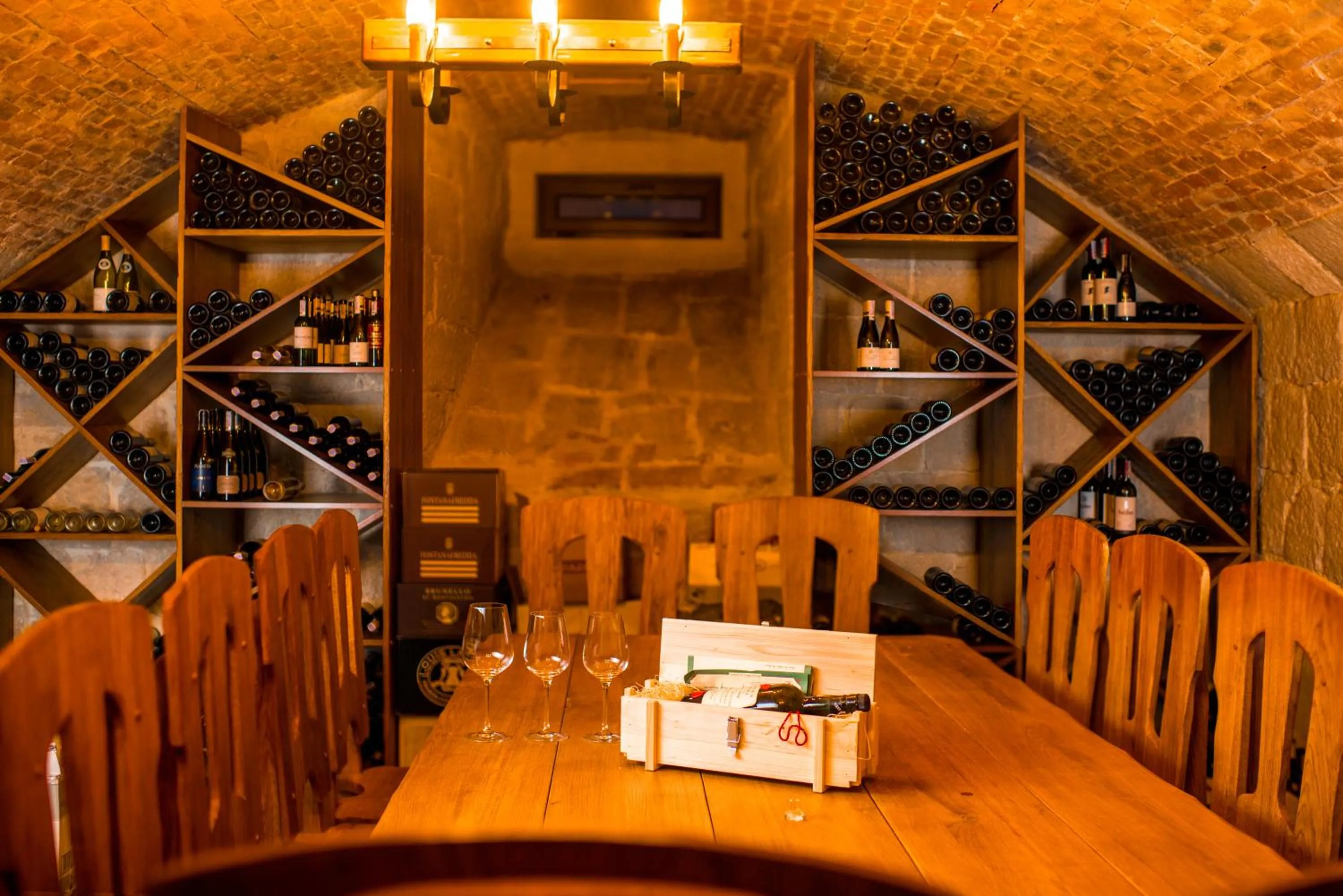 Lounge or bar in Citadel Inn Gastro Boutique Hotel - Готель Цитадель Львів