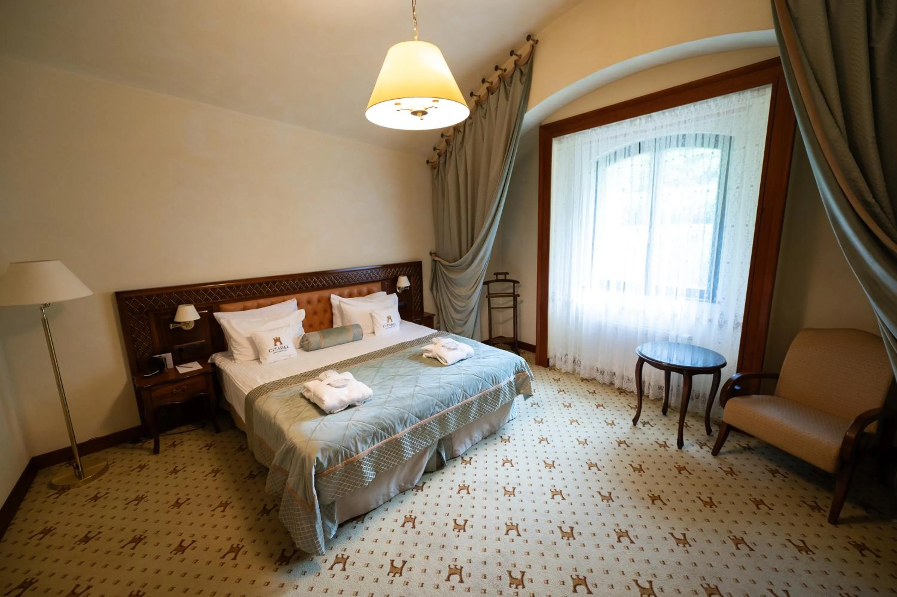 Bed in Citadel Inn Gastro Boutique Hotel - Готель Цитадель Львів