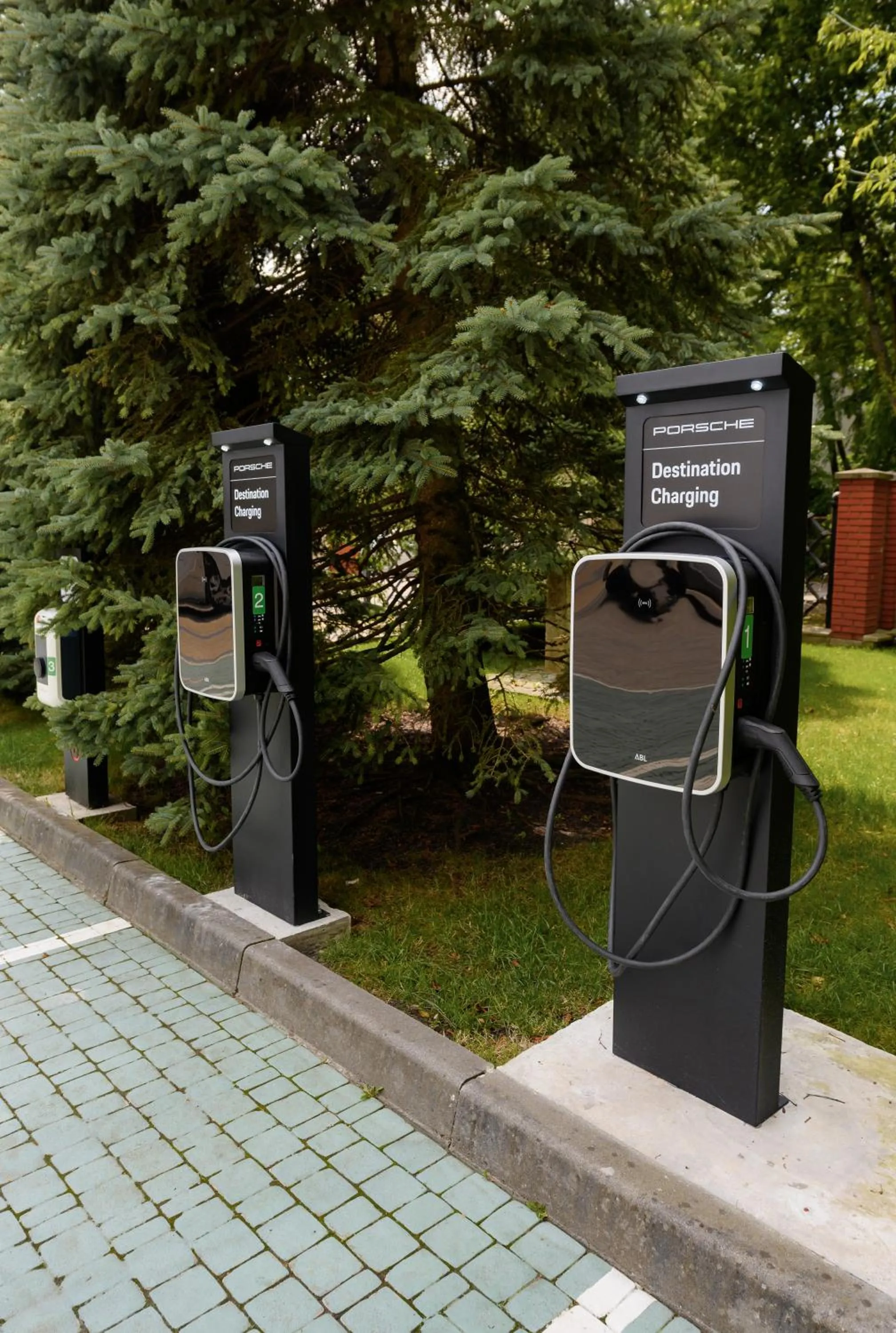 Parking in Citadel Inn Gastro Boutique Hotel - Готель Цитадель Львів