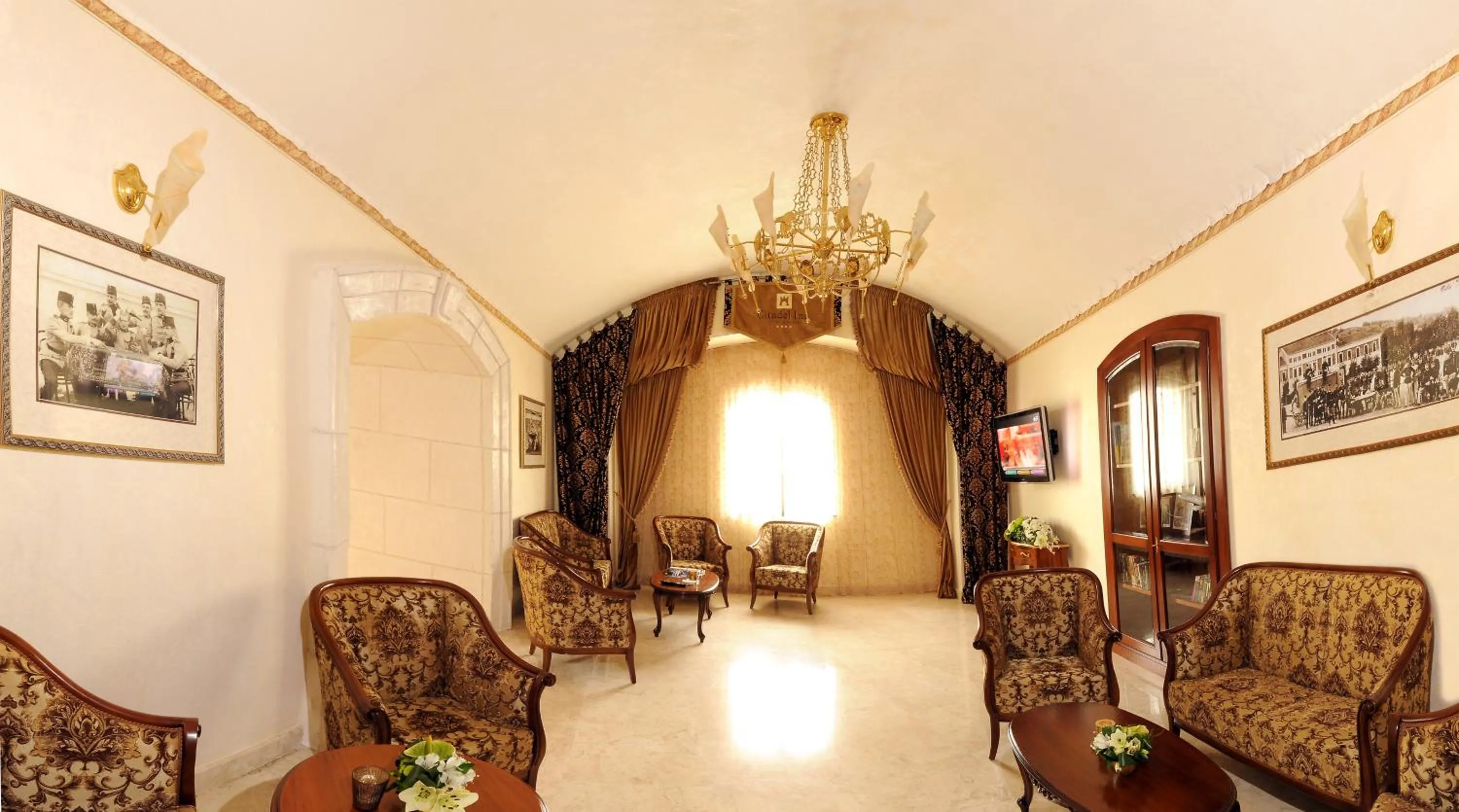 Library in Citadel Inn Gastro Boutique Hotel - Готель Цитадель Львів