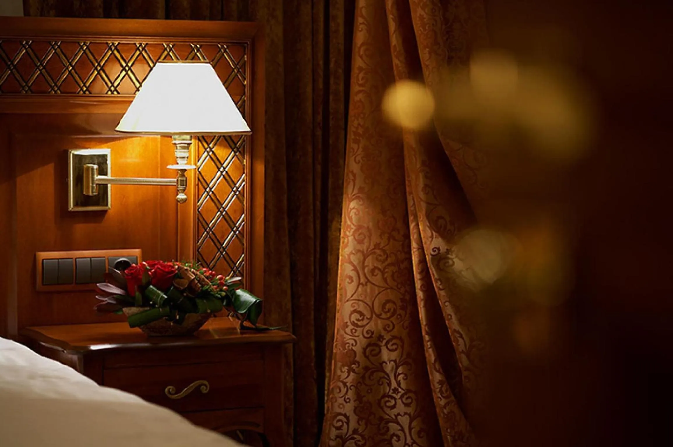 Decorative detail, Bed in Citadel Inn Gastro Boutique Hotel - Готель Цитадель Львів