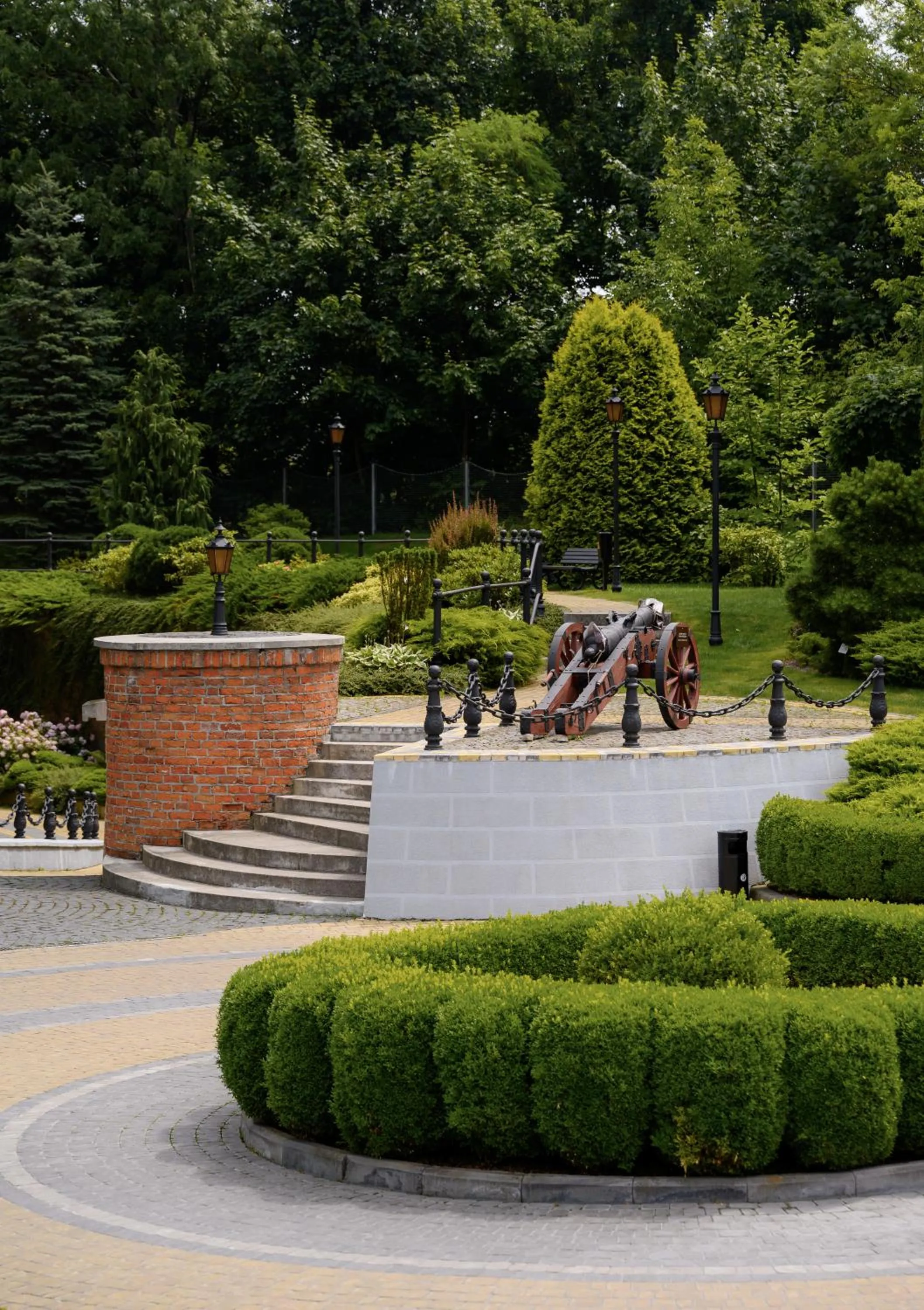 Garden in Citadel Inn Gastro Boutique Hotel - Готель Цитадель Львів