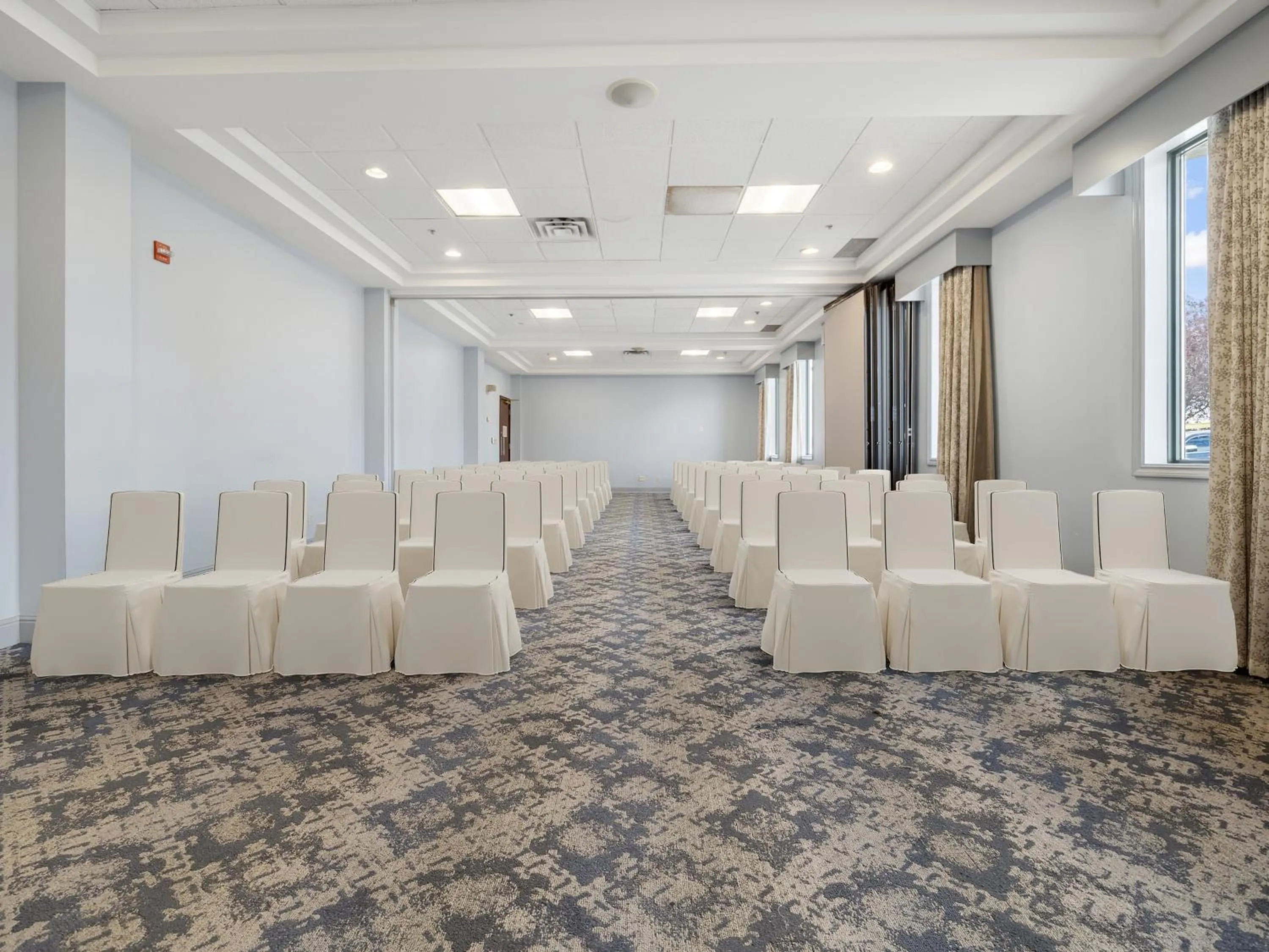Meeting/conference room in Holiday Inn Conference Centre Edmonton South by IHG