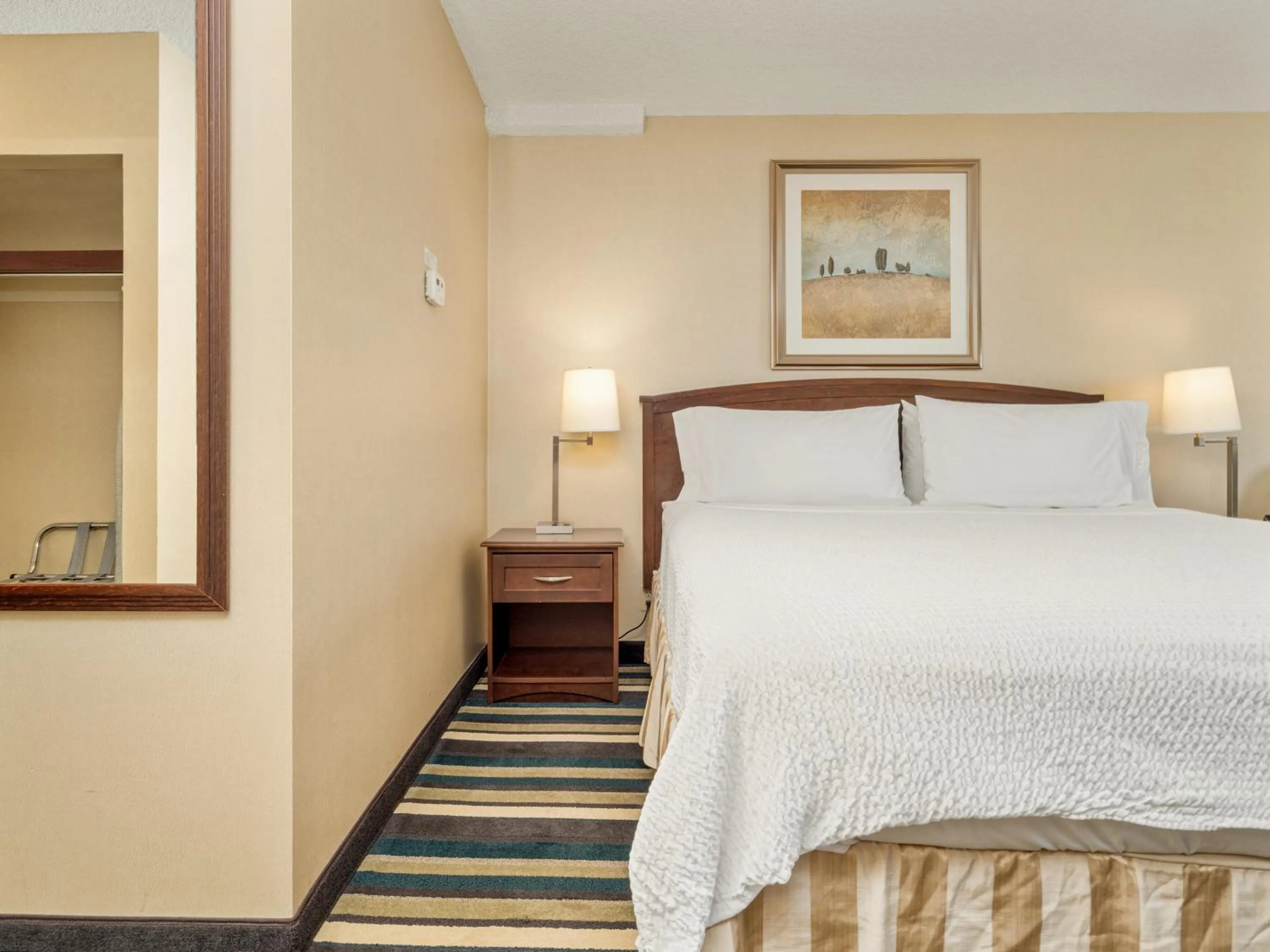 Bedroom, Bed in Holiday Inn Conference Centre Edmonton South by IHG