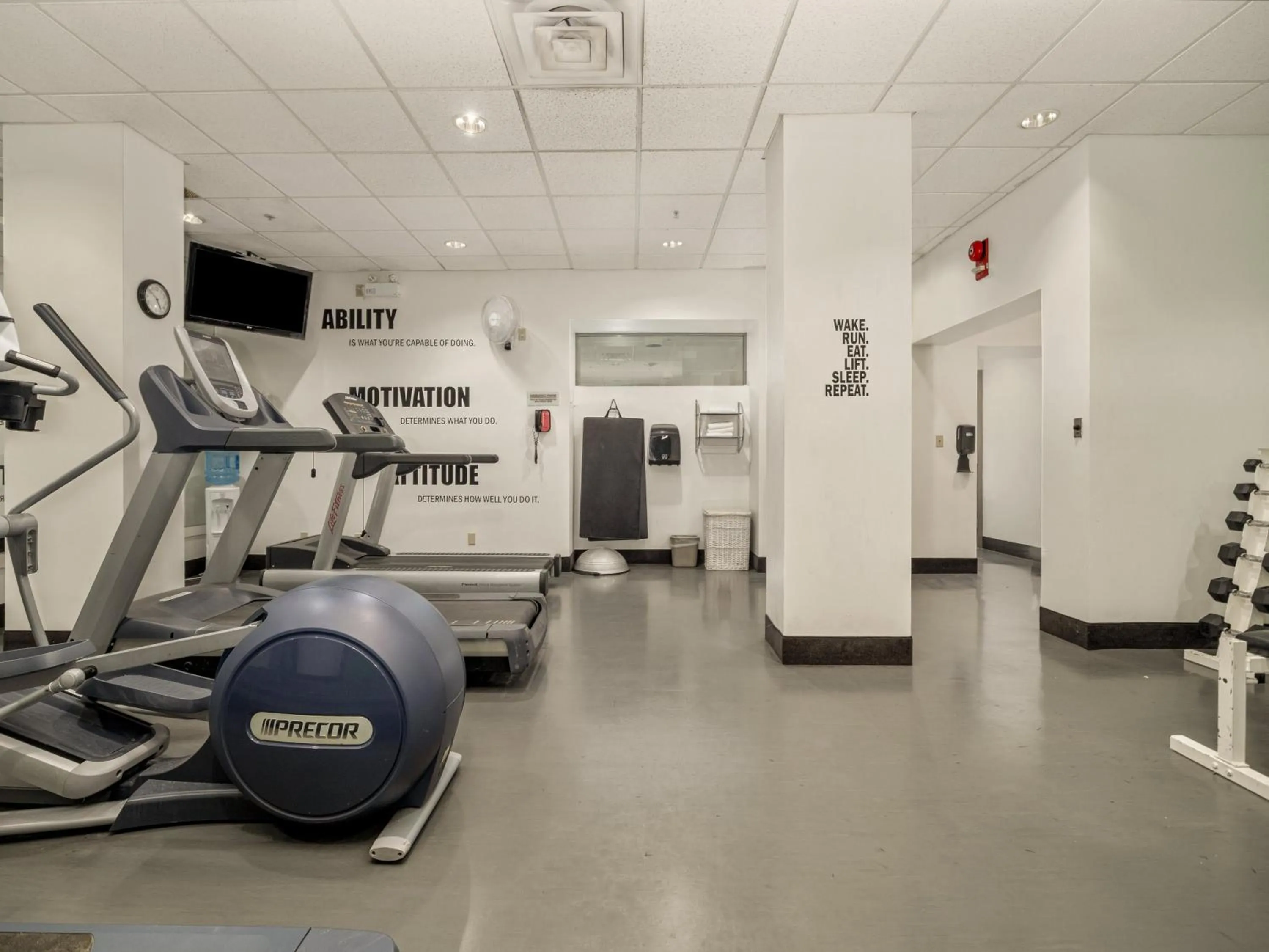 Fitness centre/facilities in Holiday Inn Conference Centre Edmonton South by IHG
