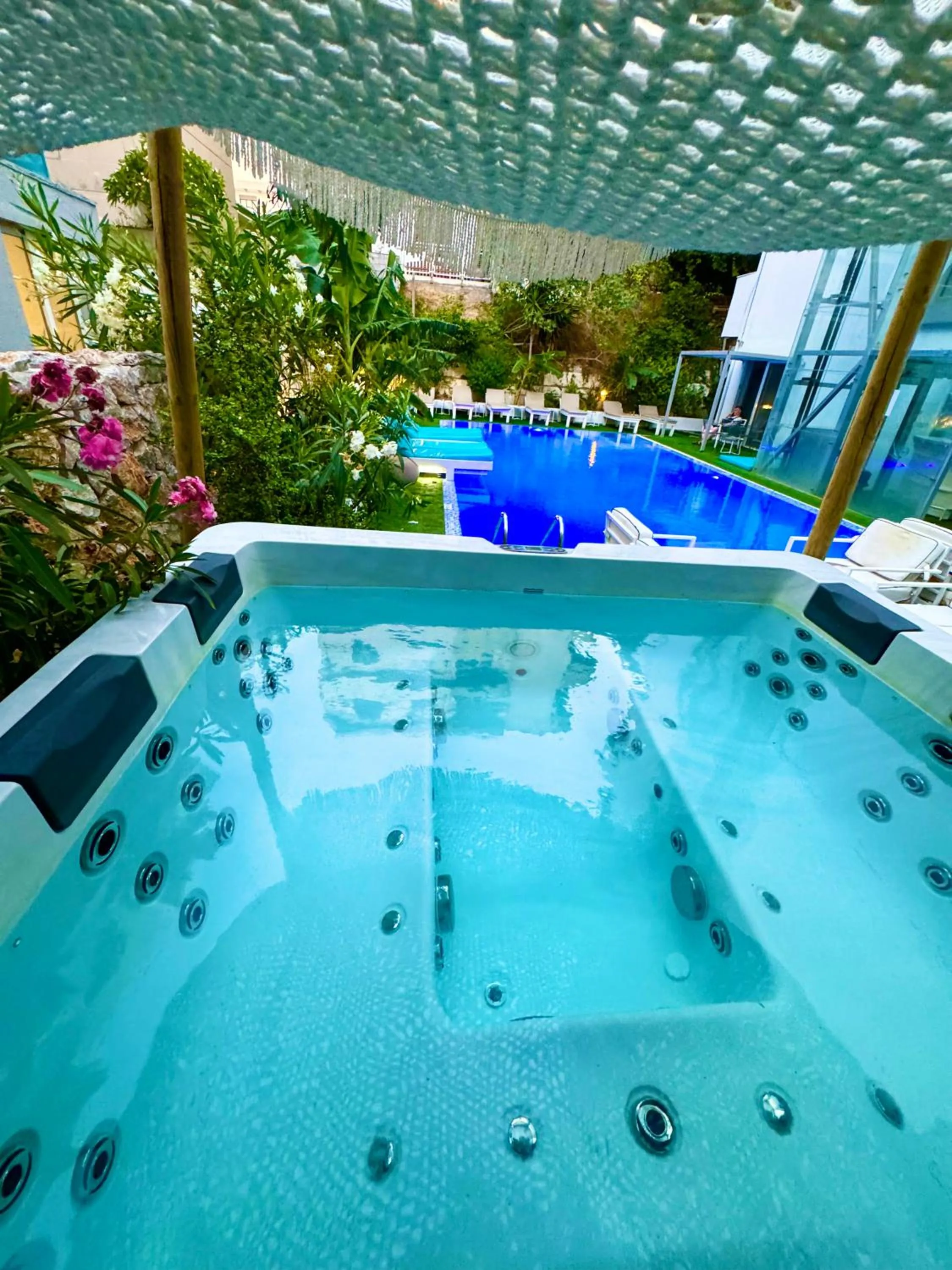 Swimming pool in Hotel Parthenon Rodos city