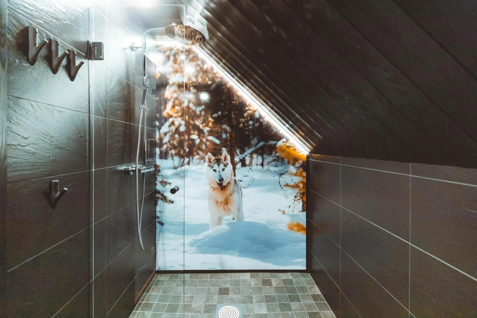 Shower in Apukka Resort