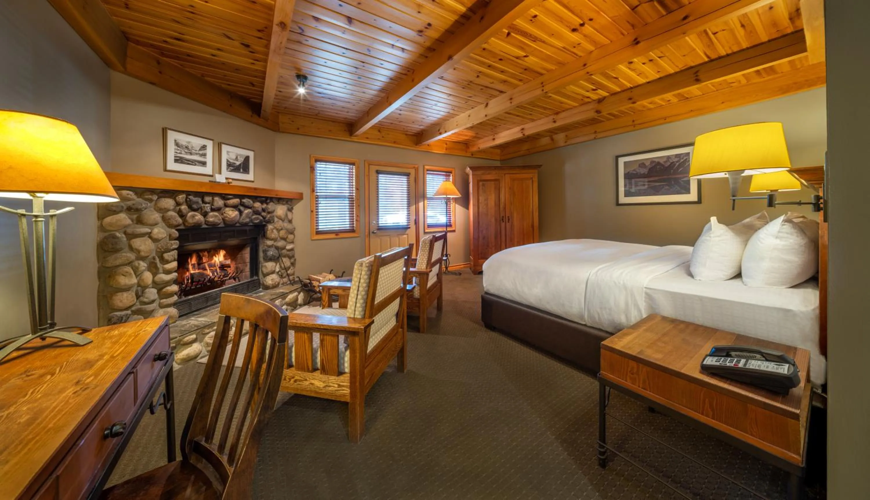 Bedroom, Bed in Buffalo Mountain Lodge