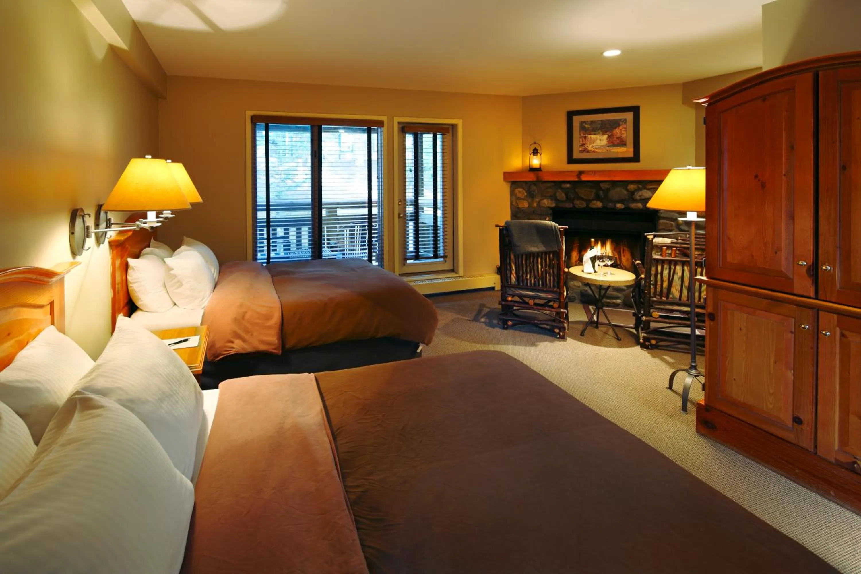 Photo of the whole room, Bed in Buffalo Mountain Lodge