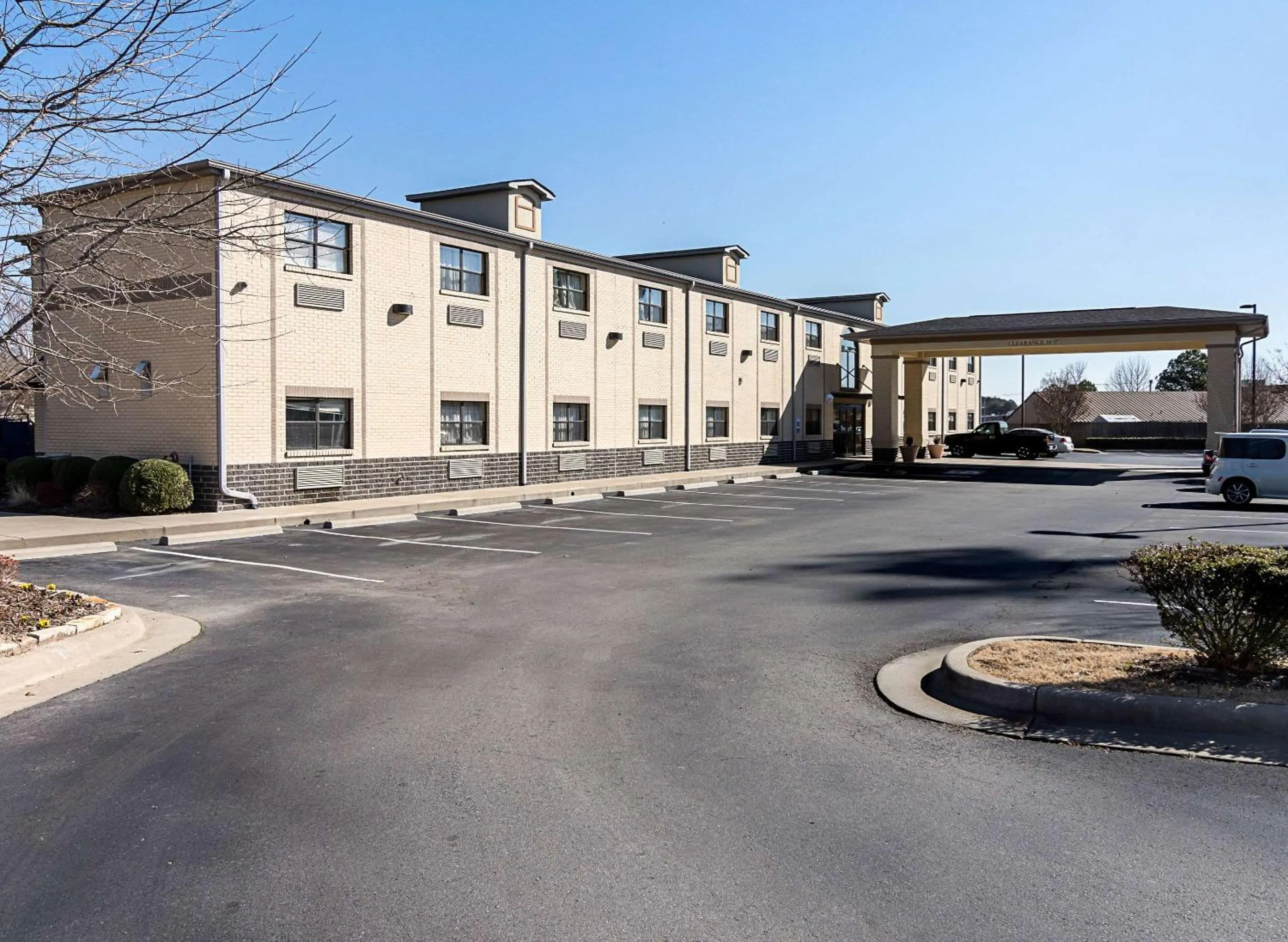 Property building in Econo Lodge Inn & Suites Little Rock SW