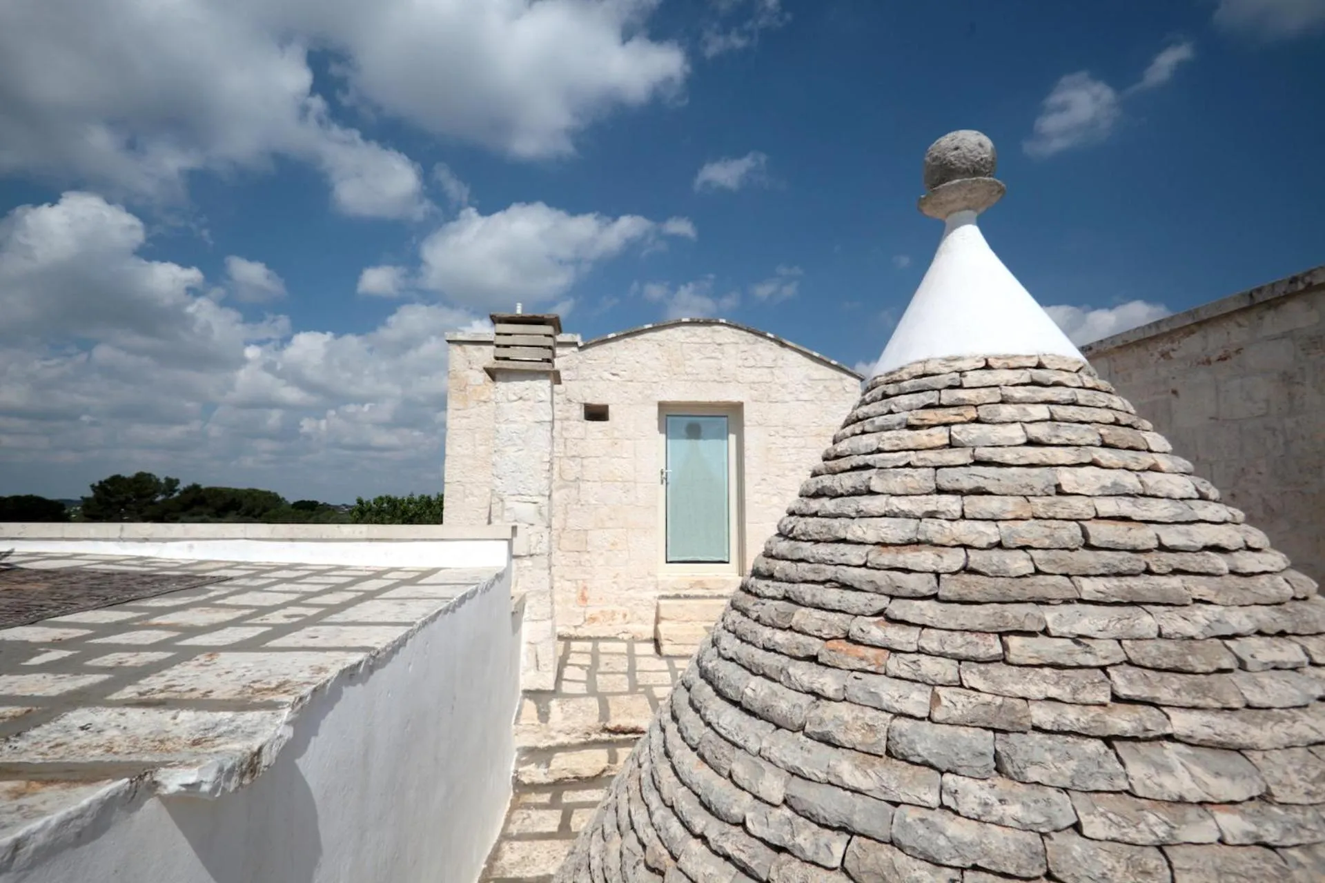 Property building in Pietra Pesara