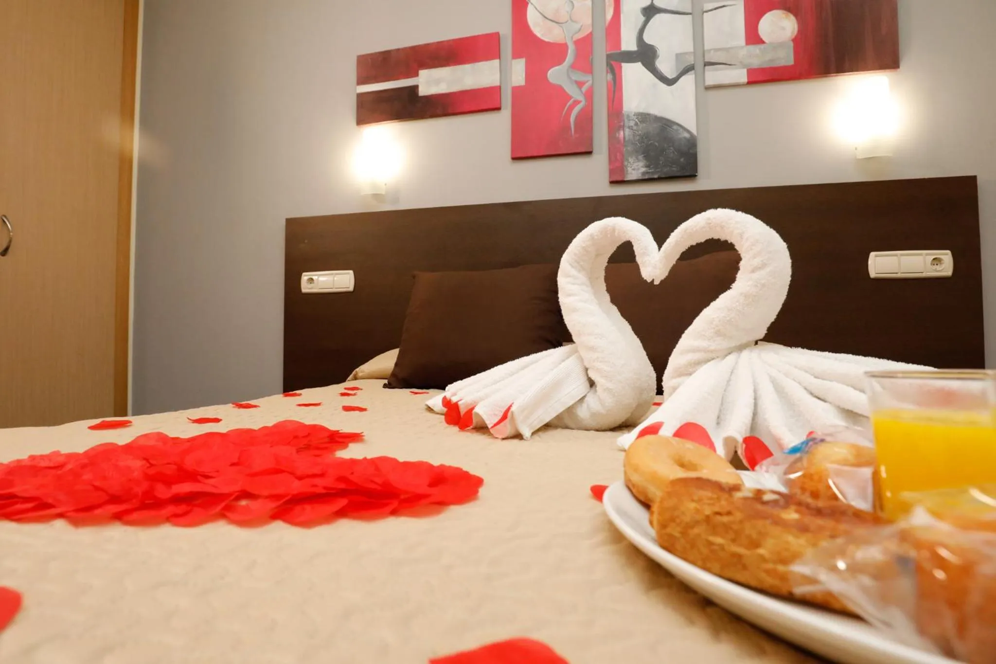 Bed in Hostal Conde David