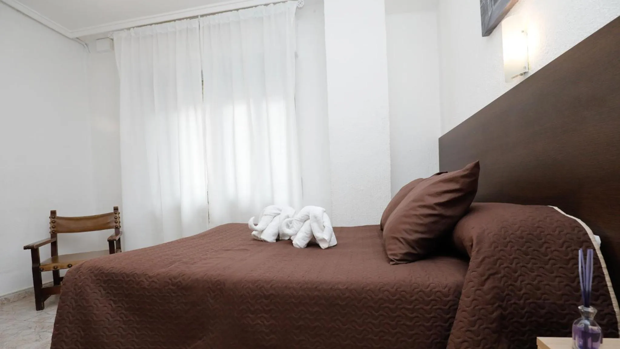 Bed in Hostal Conde David