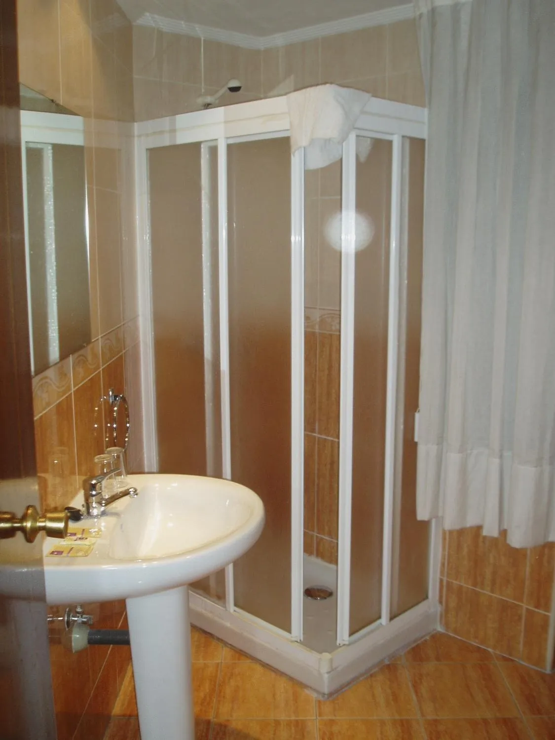 Bathroom in Hostal Conde David