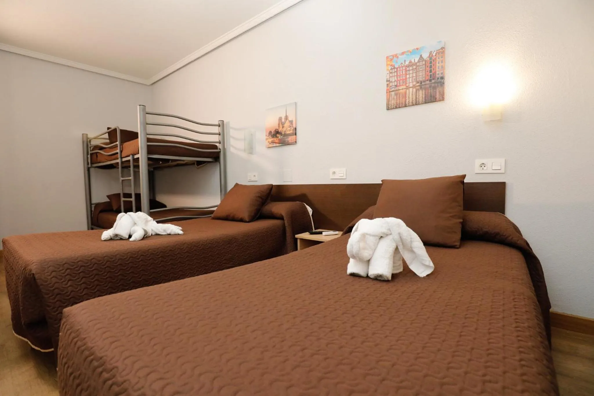 Bed in Hostal Conde David