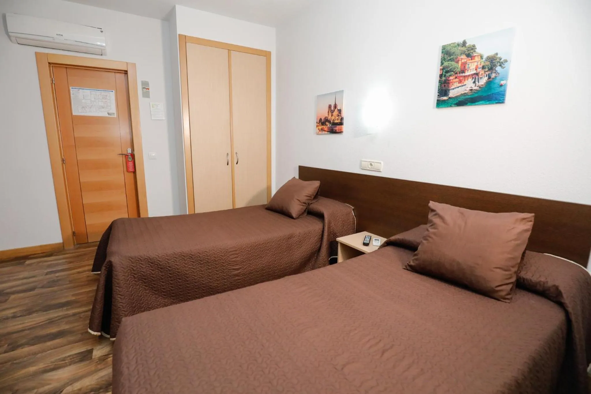 Photo of the whole room, Bed in Hostal Conde David