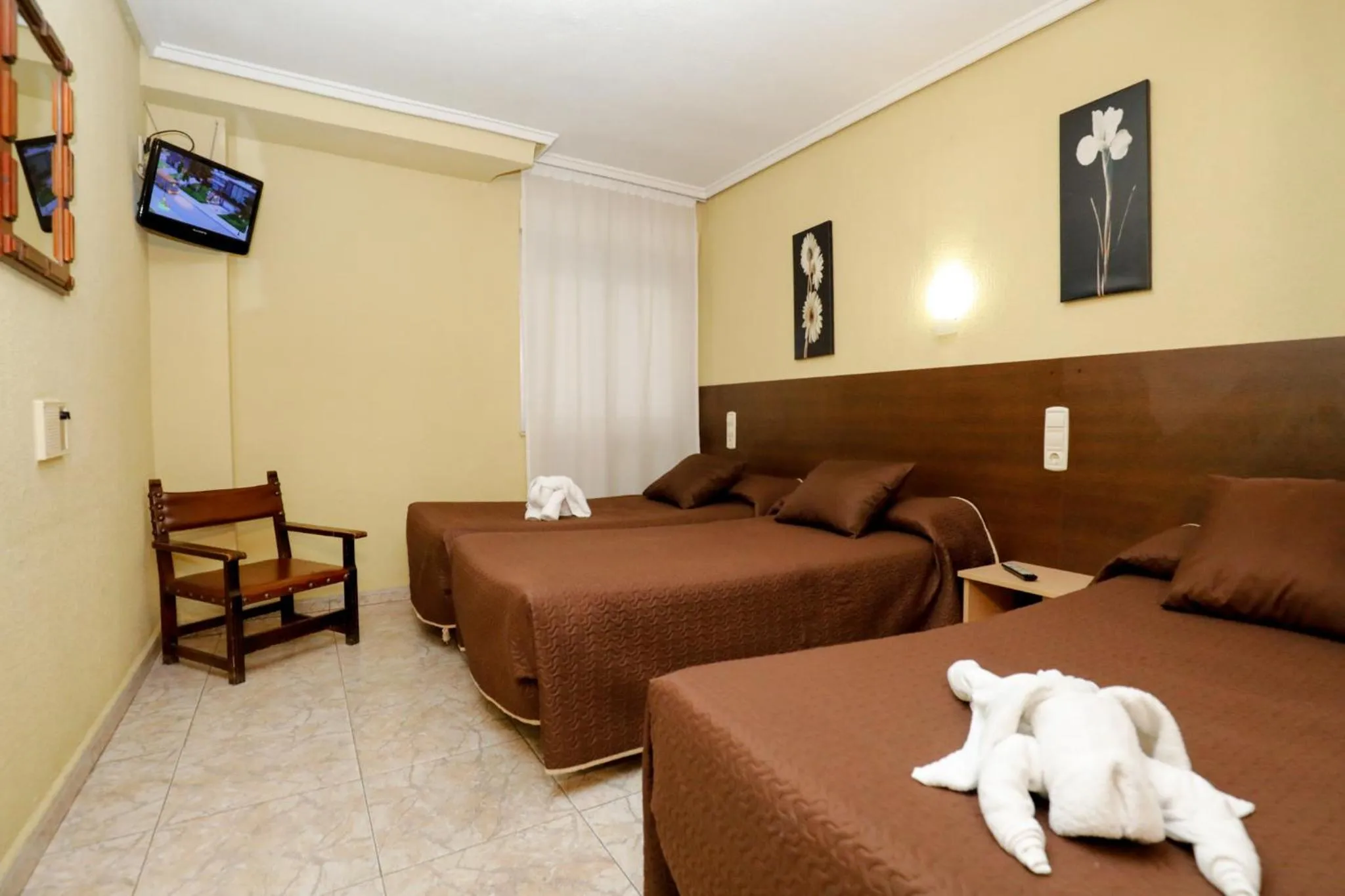 Photo of the whole room, Bed in Hostal Conde David