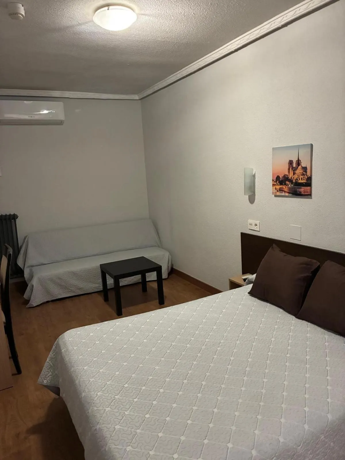 Bed in Hostal Conde David