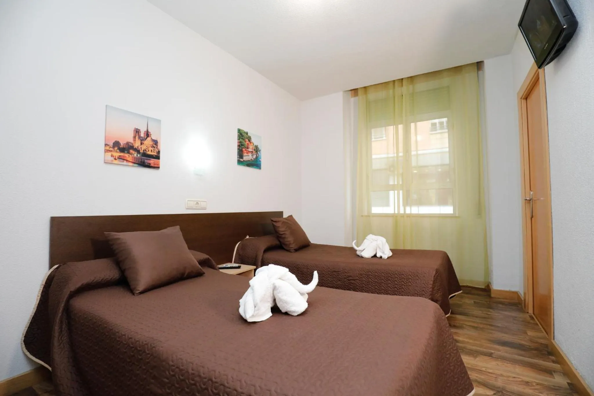 Bed in Hostal Conde David