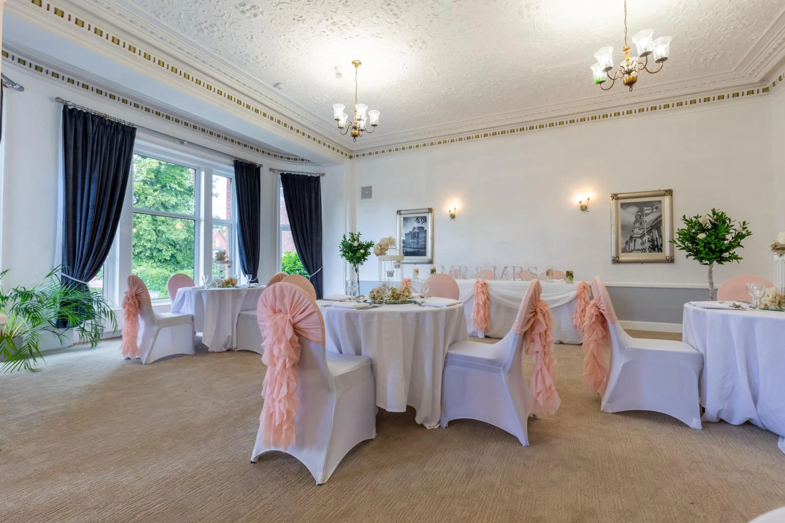 Property building in Alma Lodge Hotel