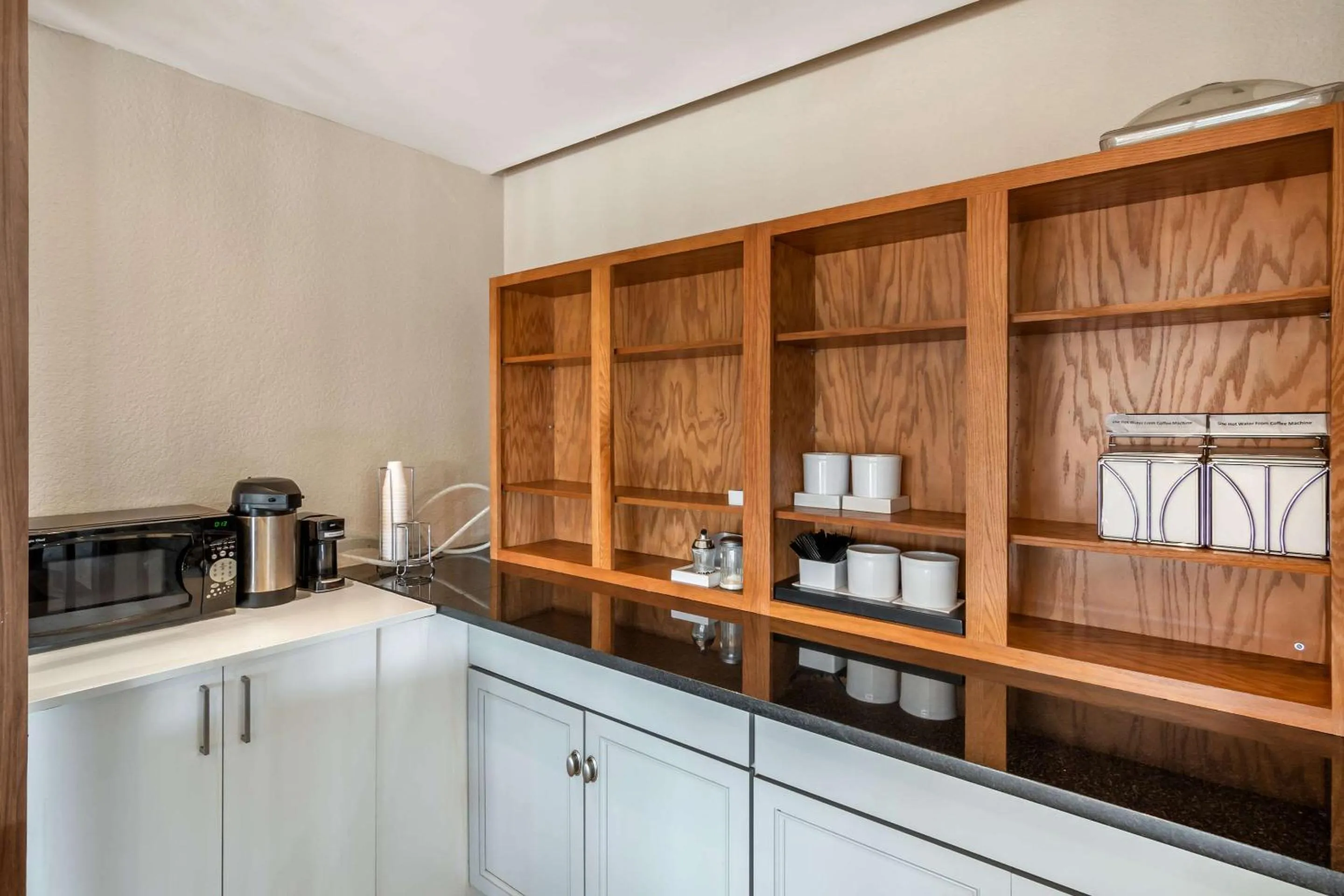 Breakfast in MainStay Suites Springfield IL