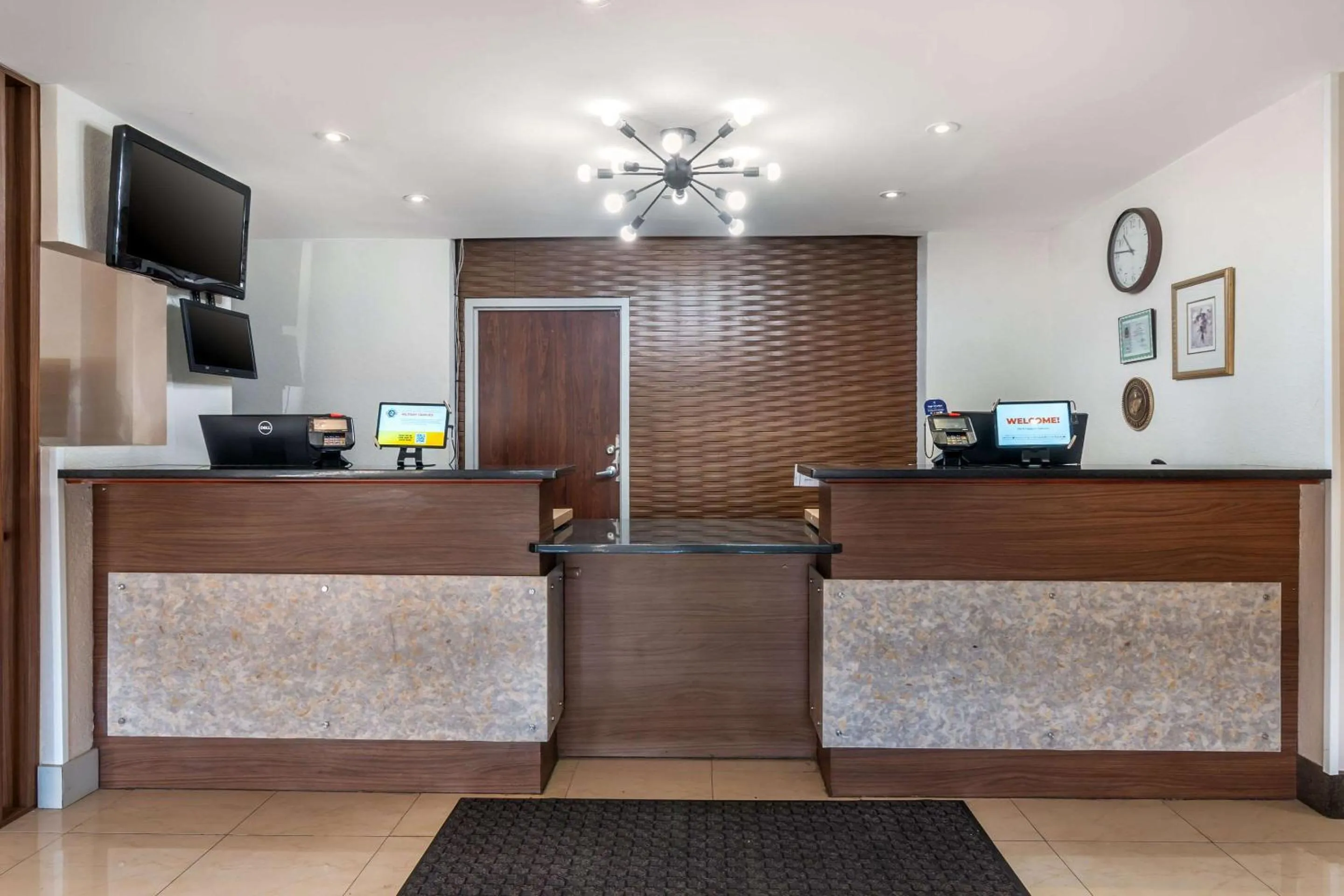 Lobby or reception in MainStay Suites Springfield IL