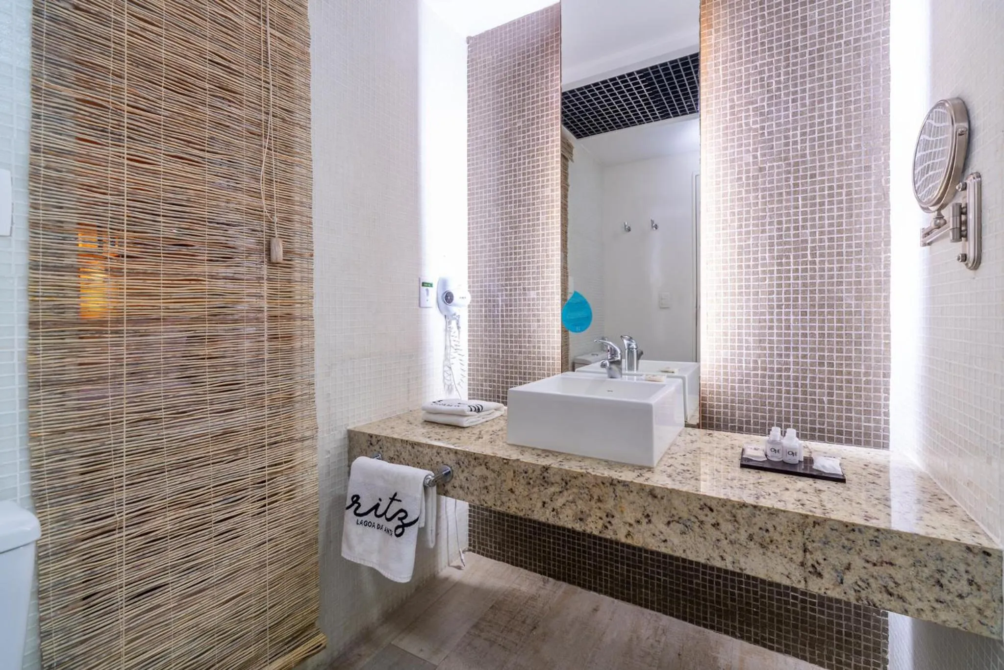 Bathroom in Ritz Lagoa da Anta Hotel & SPA