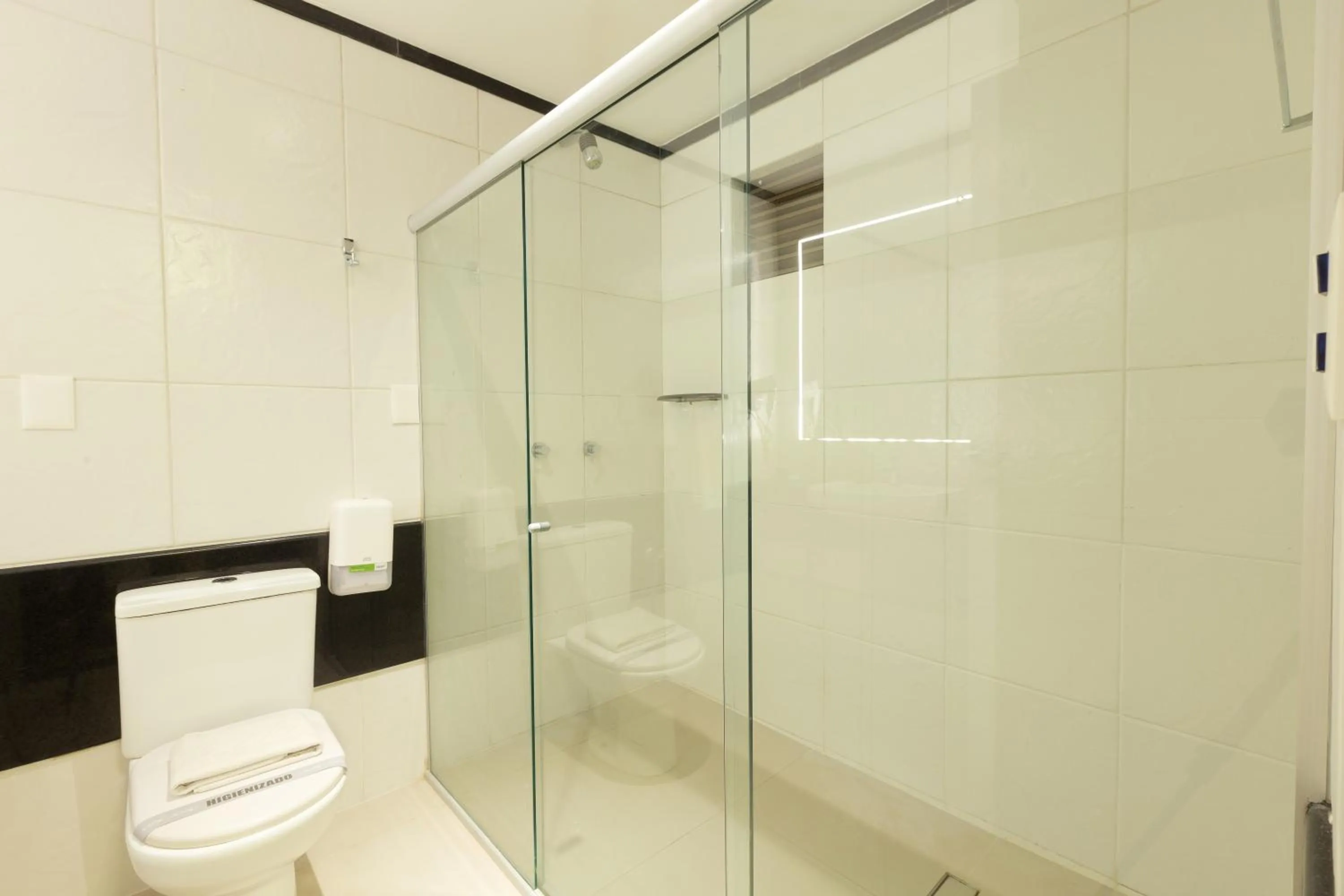 Bathroom in Ritz Lagoa da Anta Hotel & SPA